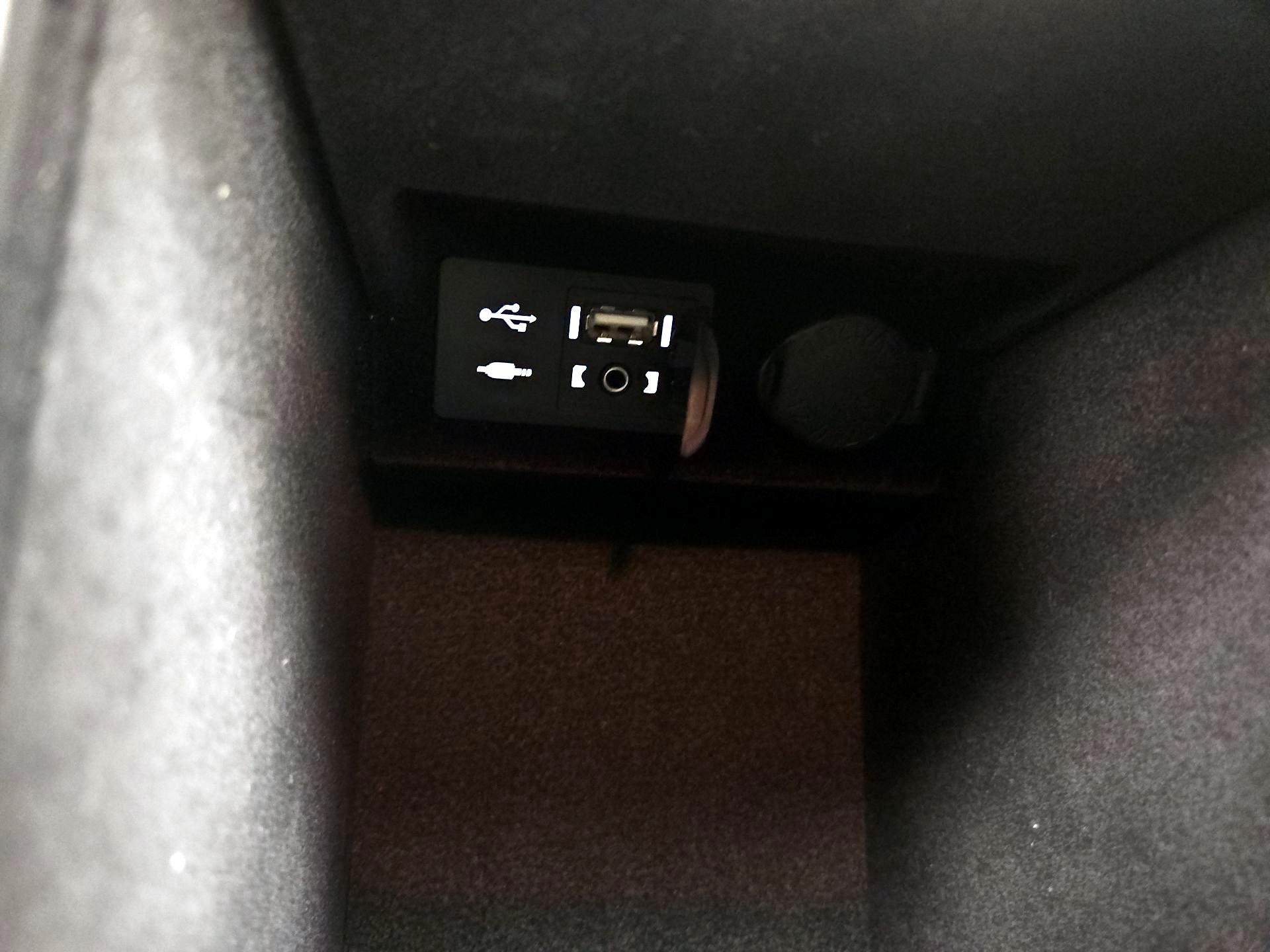 Thumbnail: 2014 Lexus ES - 18