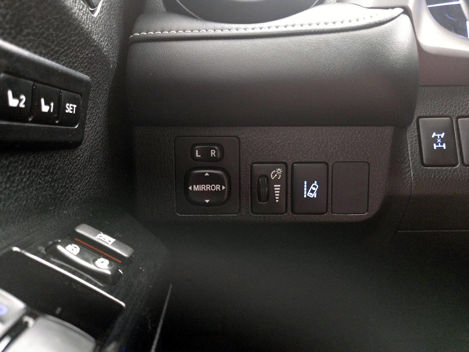 Thumbnail: 2017 Toyota RAV4 - 13