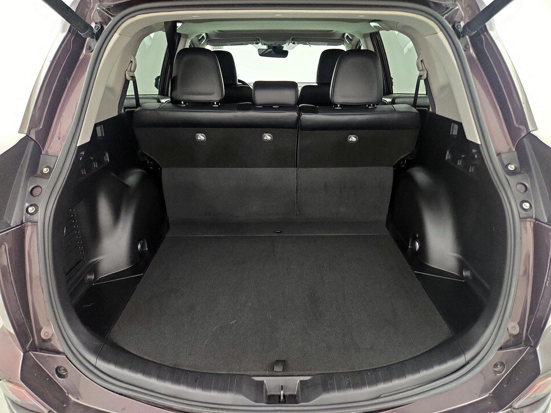 Thumbnail: 2017 Toyota RAV4 - 20