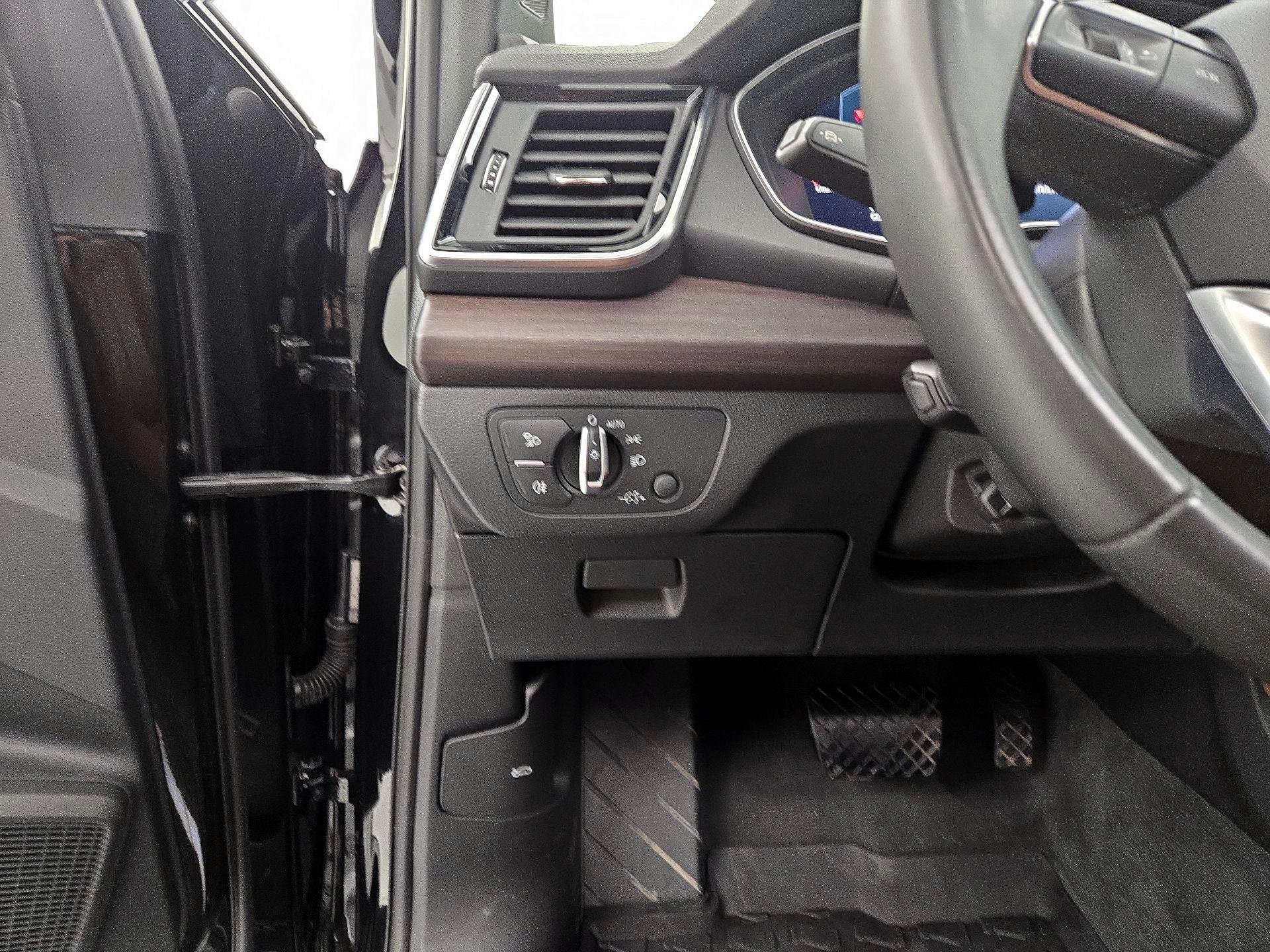 Thumbnail: 2023 Audi Q5 - 13