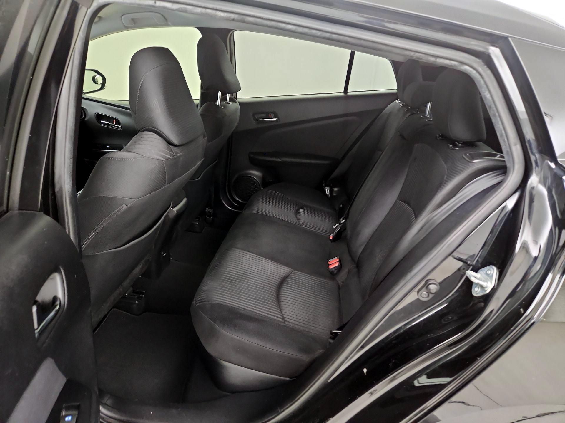 Thumbnail: 2017 Toyota Prius - 18