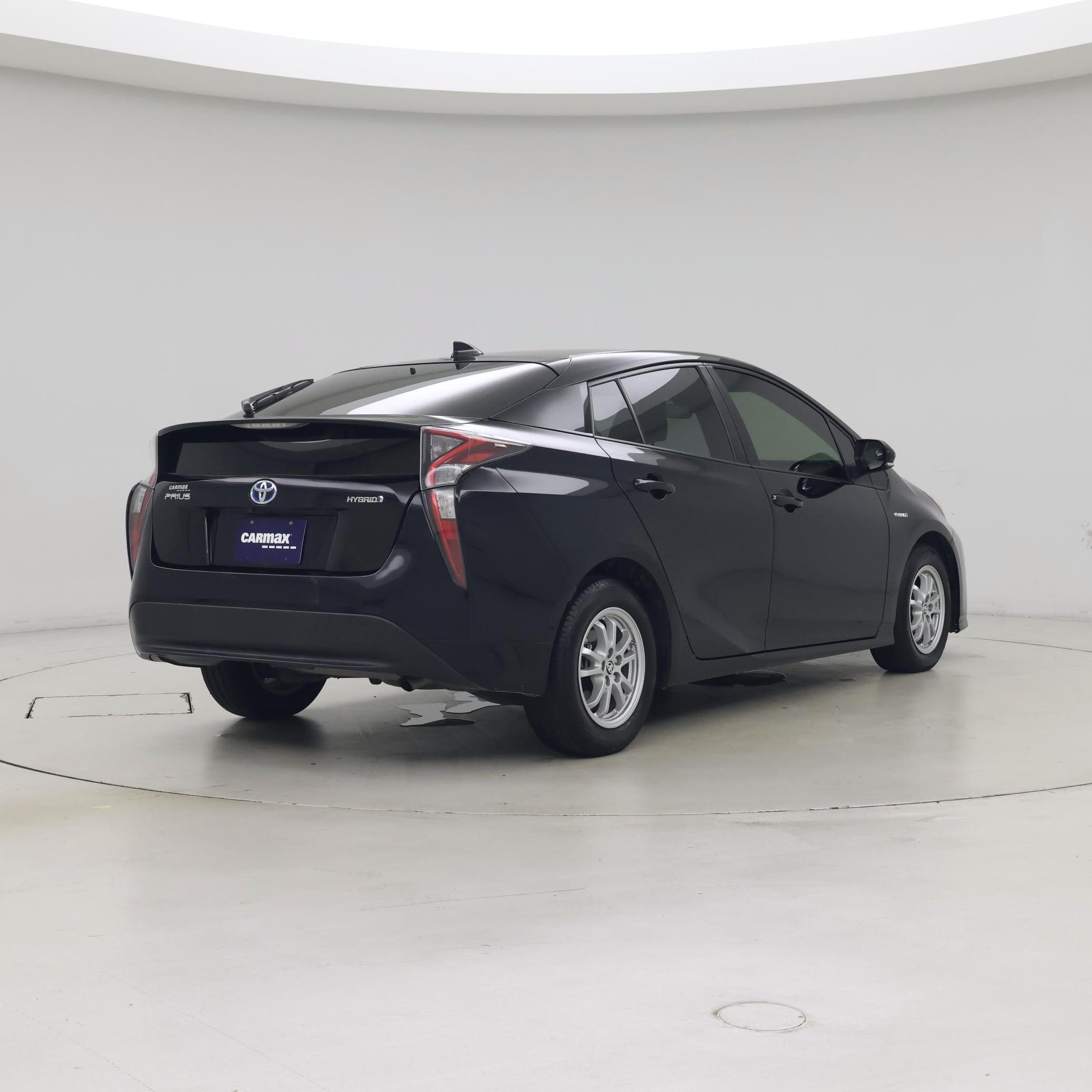 Thumbnail: 2017 Toyota Prius - 8