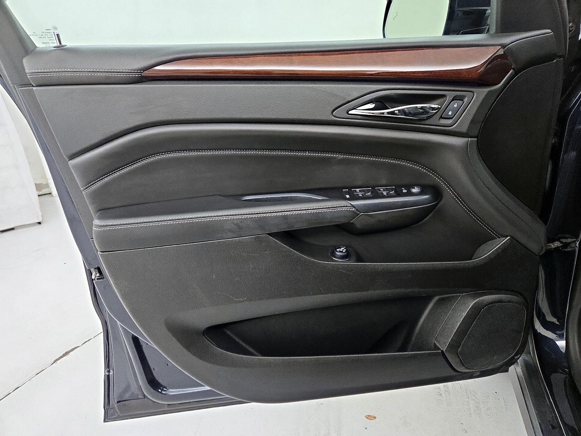 Thumbnail: 2015 Cadillac SRX - 12