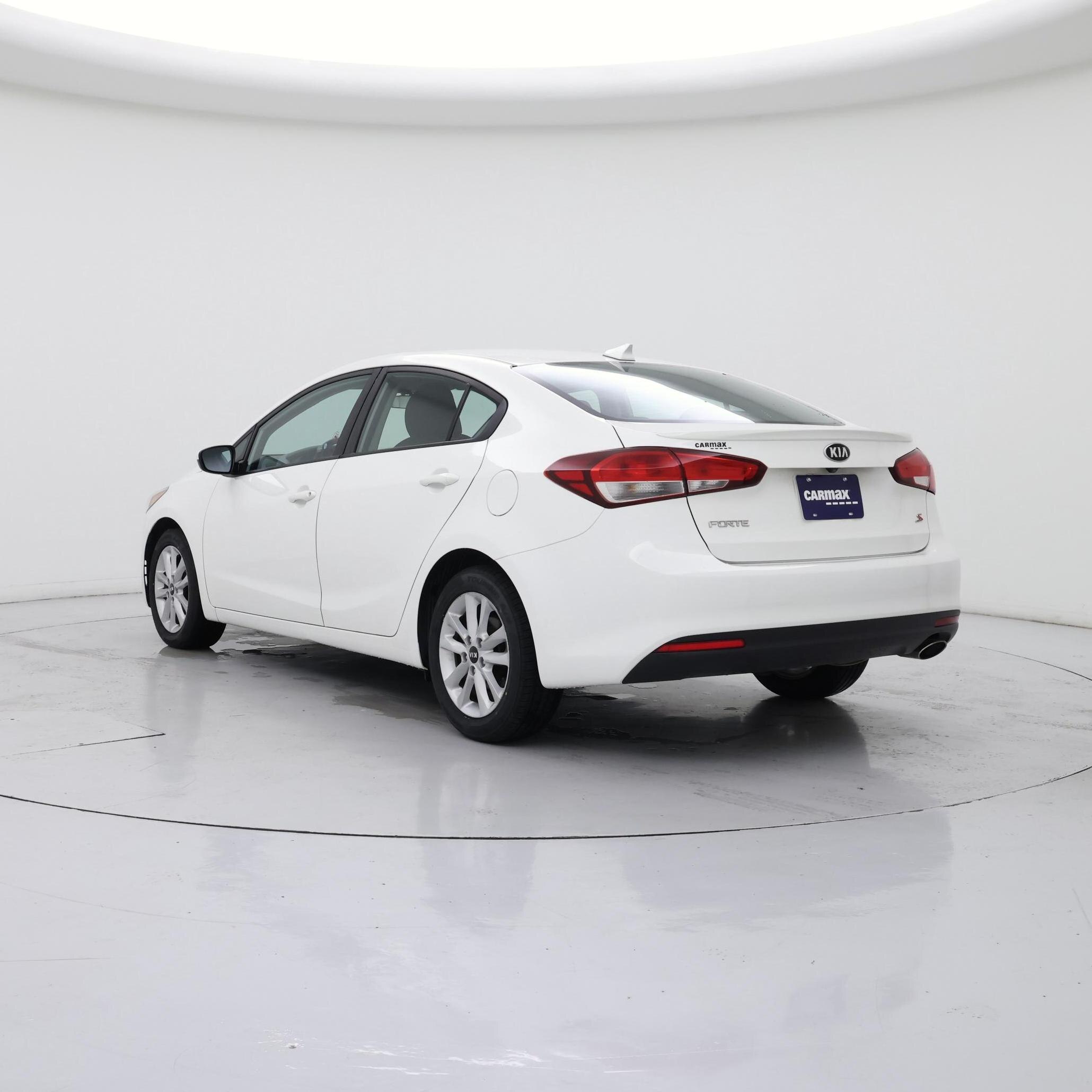 Thumbnail: 2017 Kia Forte - 2