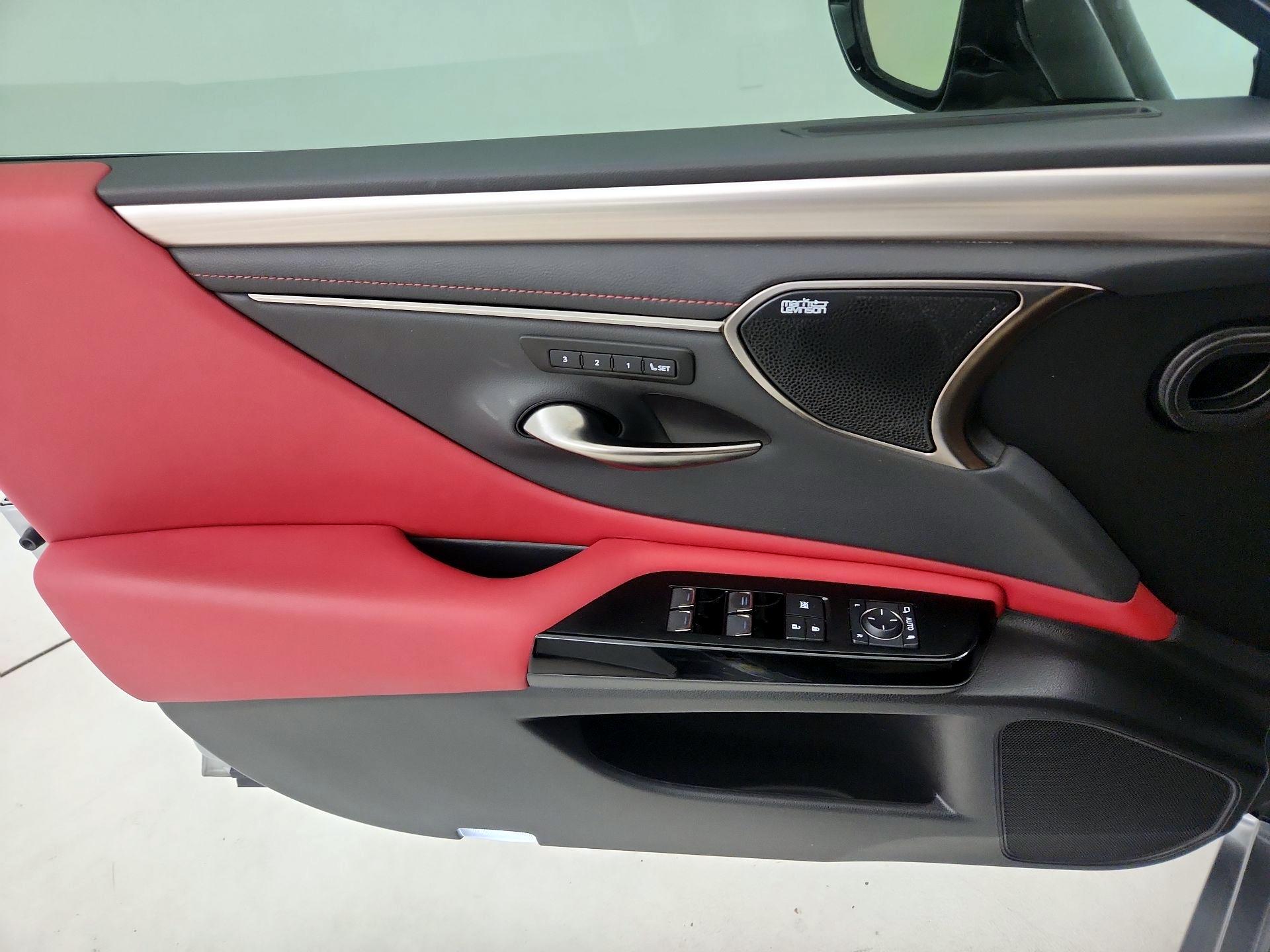 Thumbnail: 2022 Lexus ES - 12