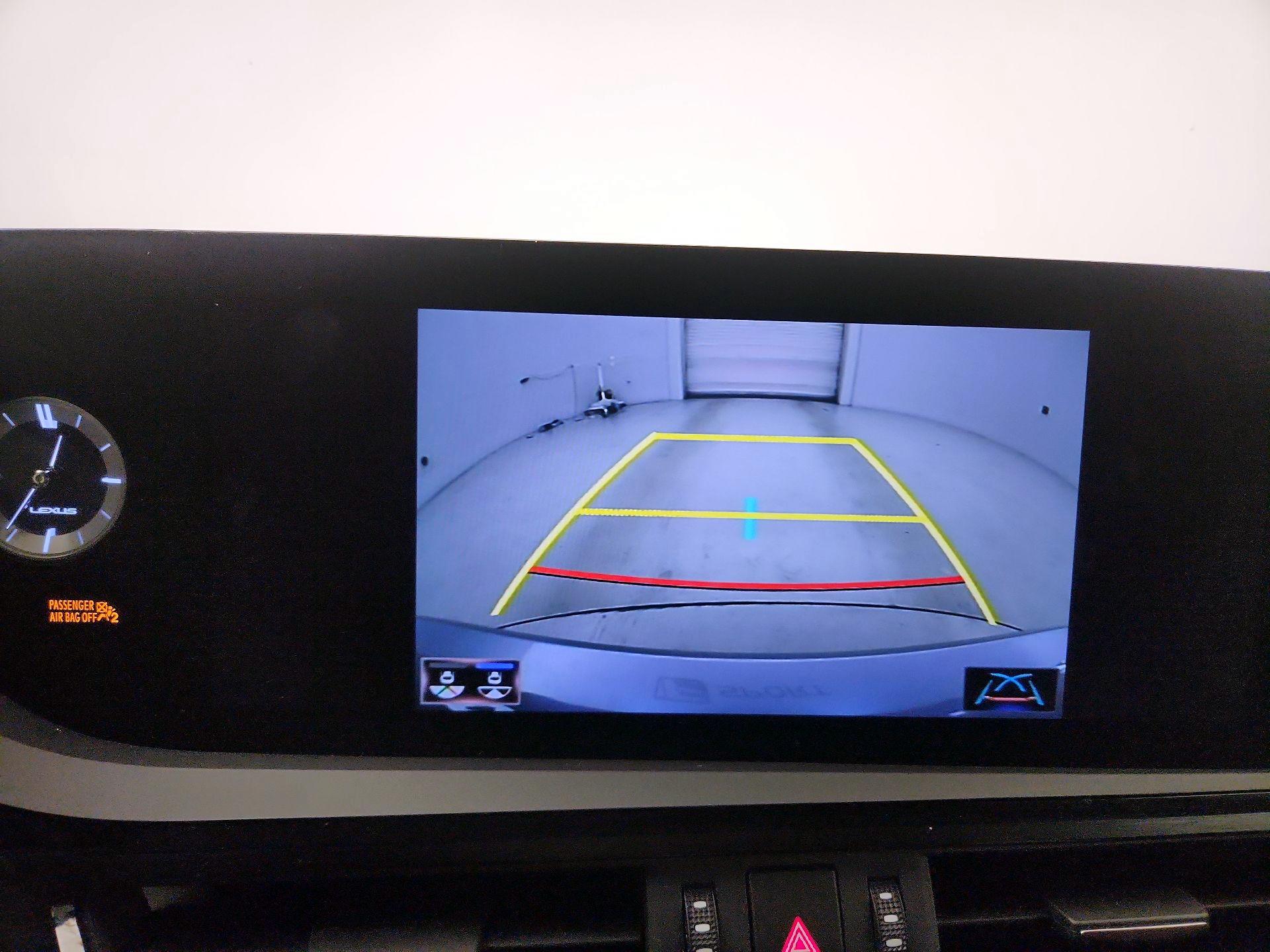 Thumbnail: 2022 Lexus ES - 15