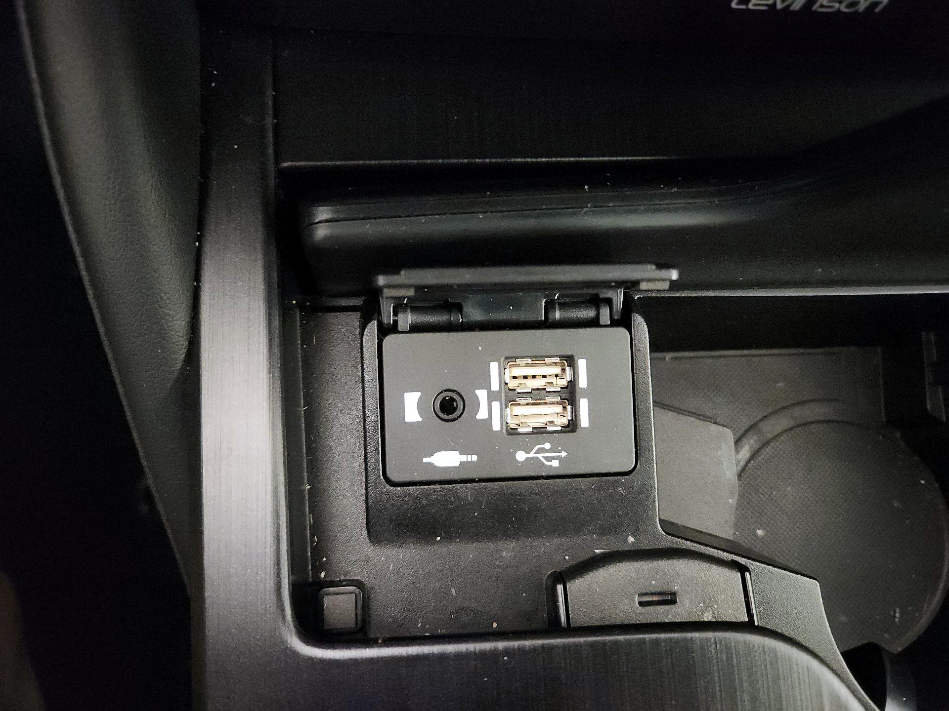 Thumbnail: 2022 Lexus ES - 19