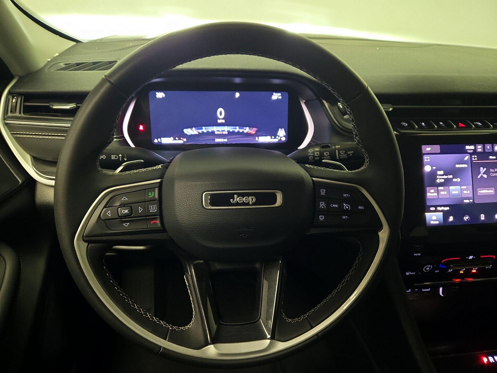 Thumbnail: 2023 Jeep Grand Cherokee - 10