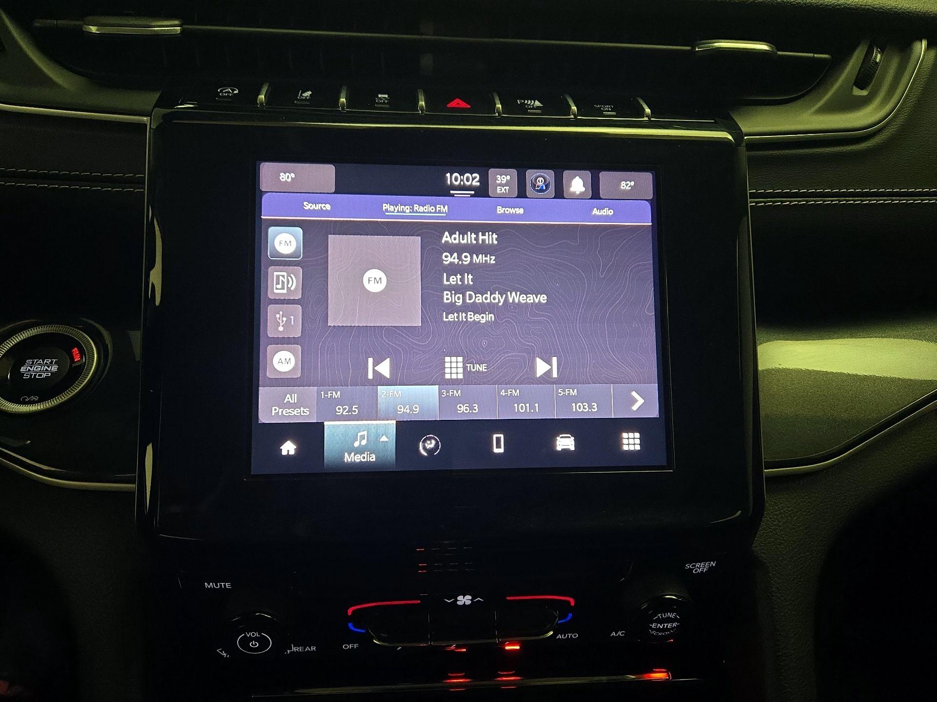 Thumbnail: 2023 Jeep Grand Cherokee - 15