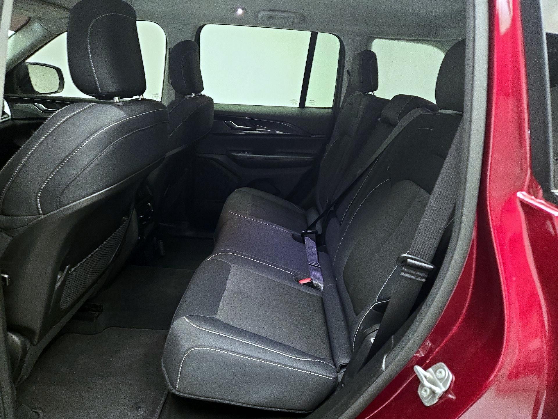 Thumbnail: 2023 Jeep Grand Cherokee - 19