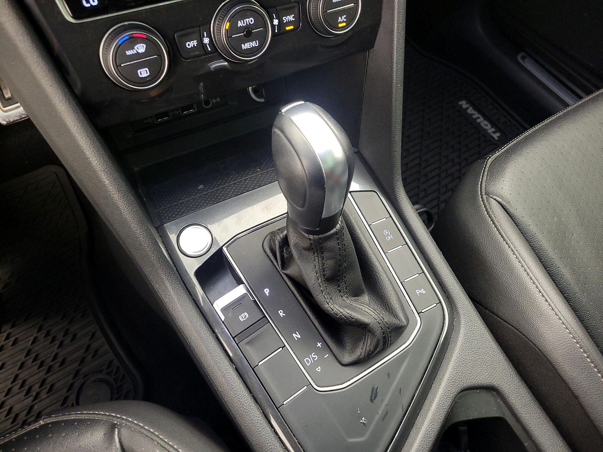 Thumbnail: 2020 Volkswagen Tiguan - 17