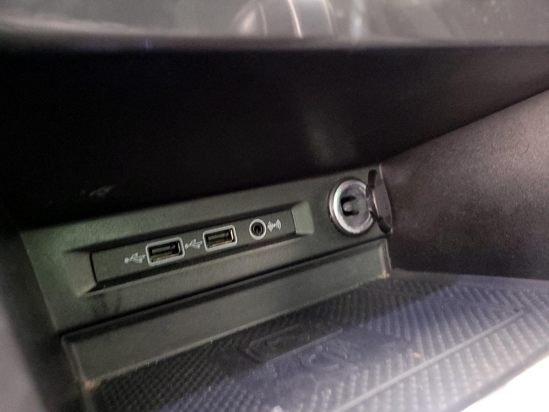 Thumbnail: 2020 Volkswagen Tiguan - 18