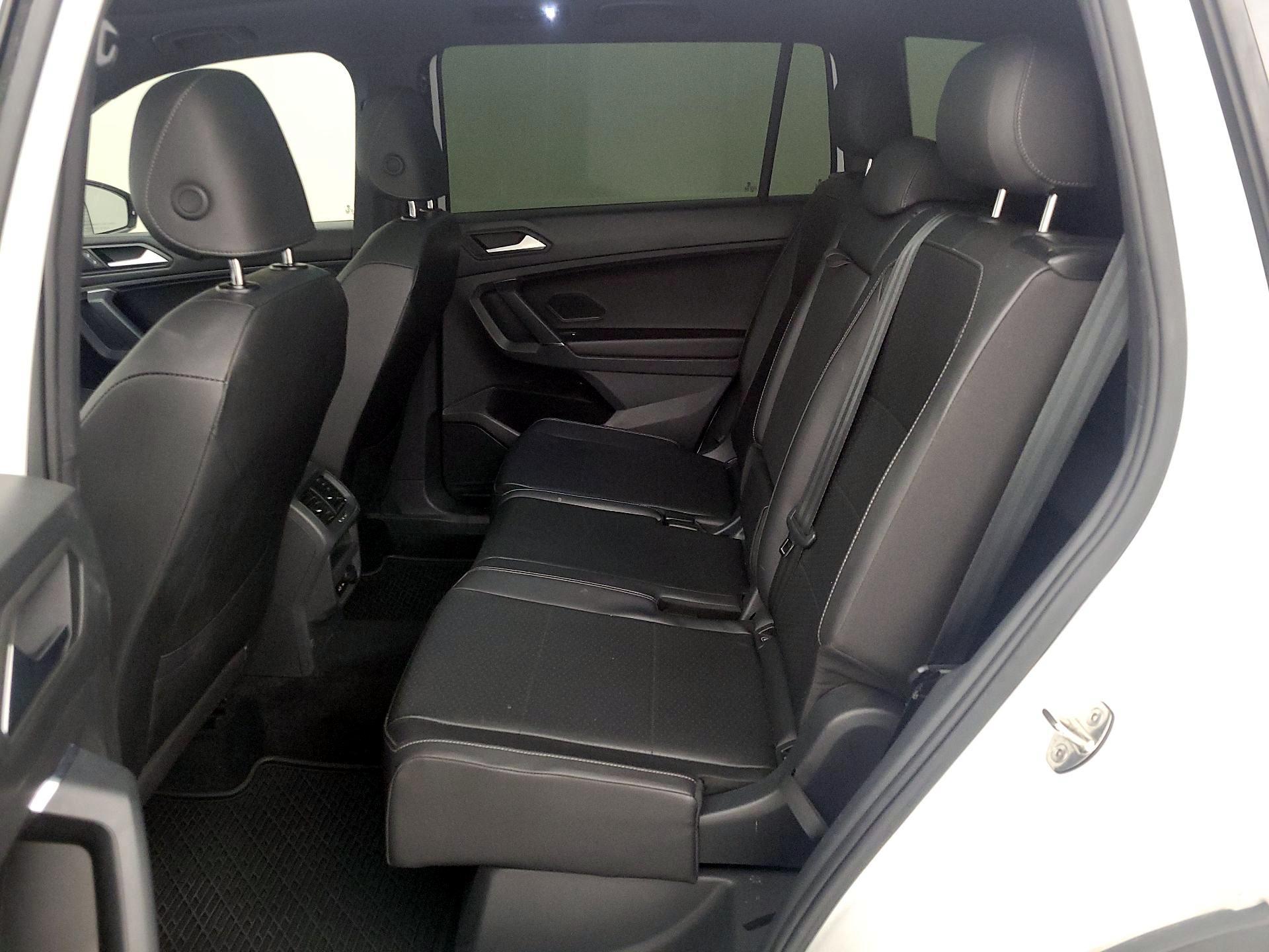 Thumbnail: 2020 Volkswagen Tiguan - 20