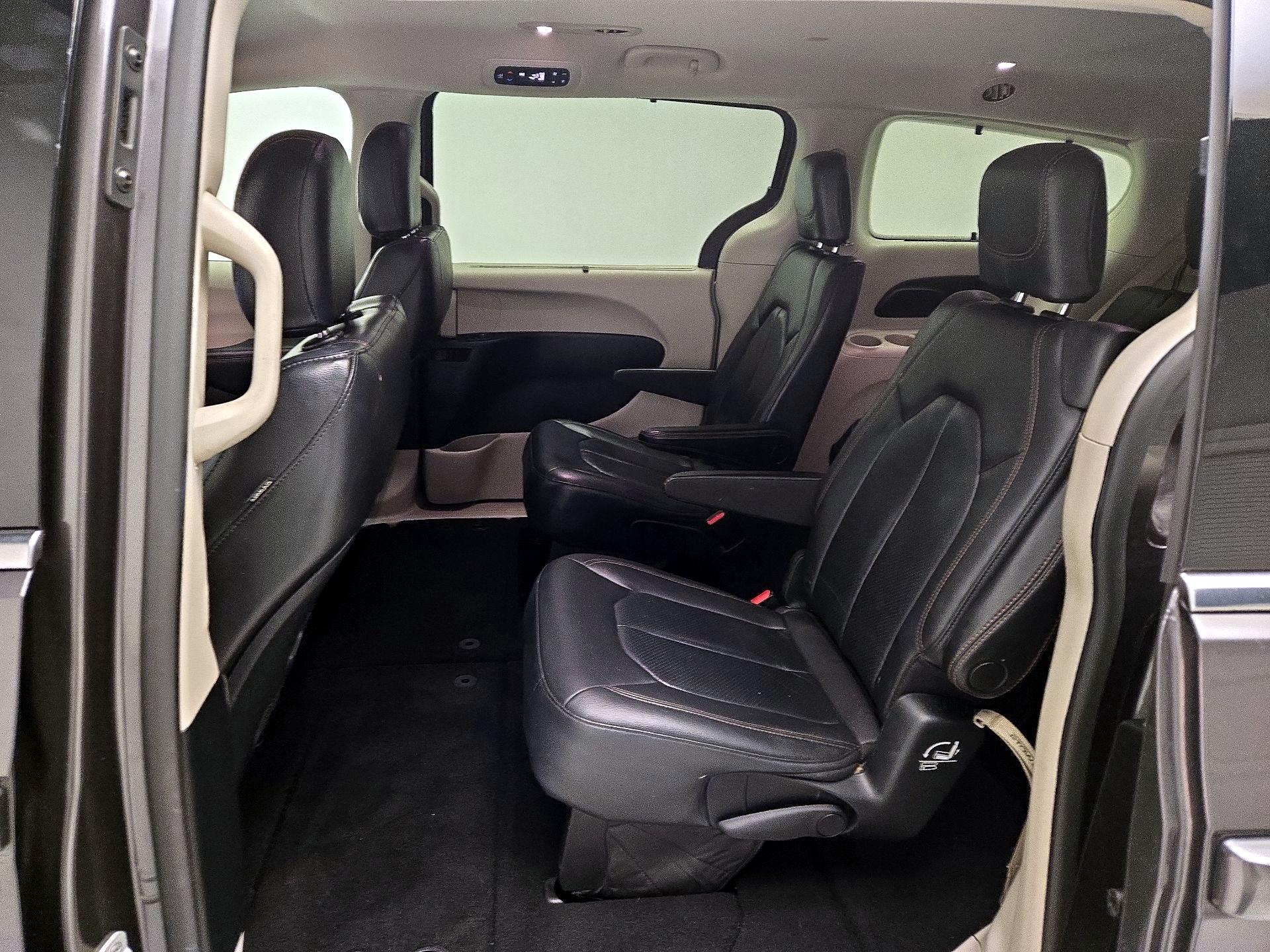 Thumbnail: 2020 Chrysler Pacifica - 19