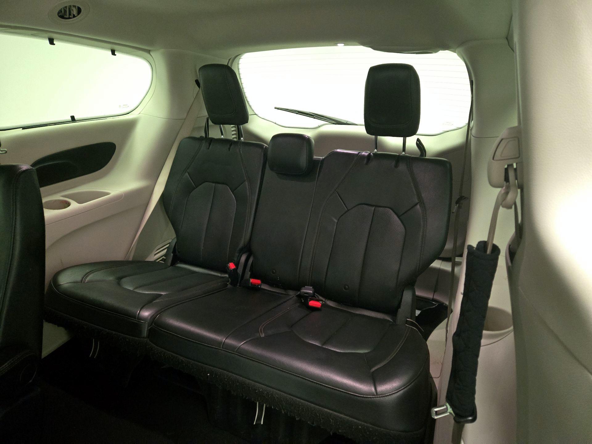 Thumbnail: 2020 Chrysler Pacifica - 20