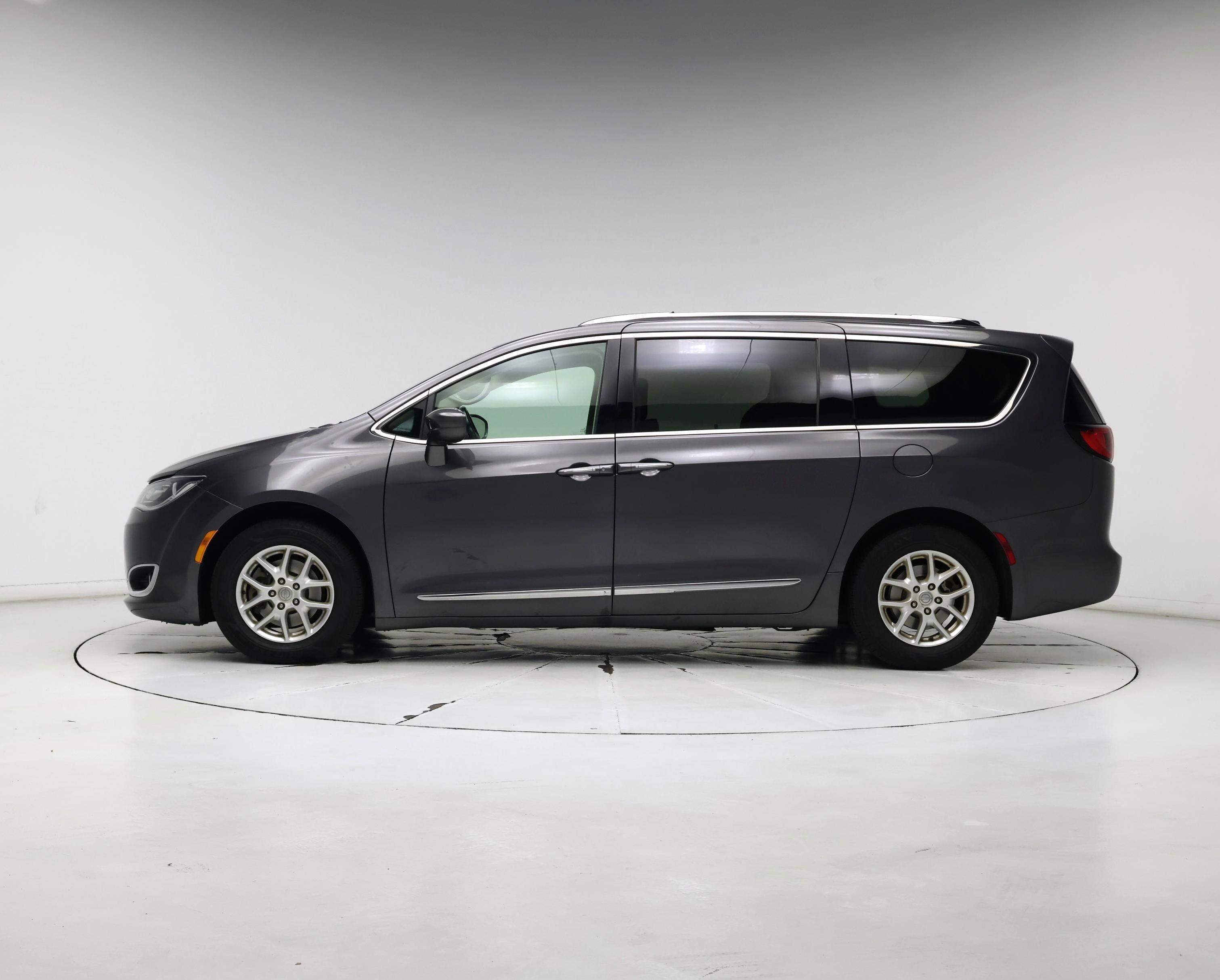 Thumbnail: 2020 Chrysler Pacifica - 3