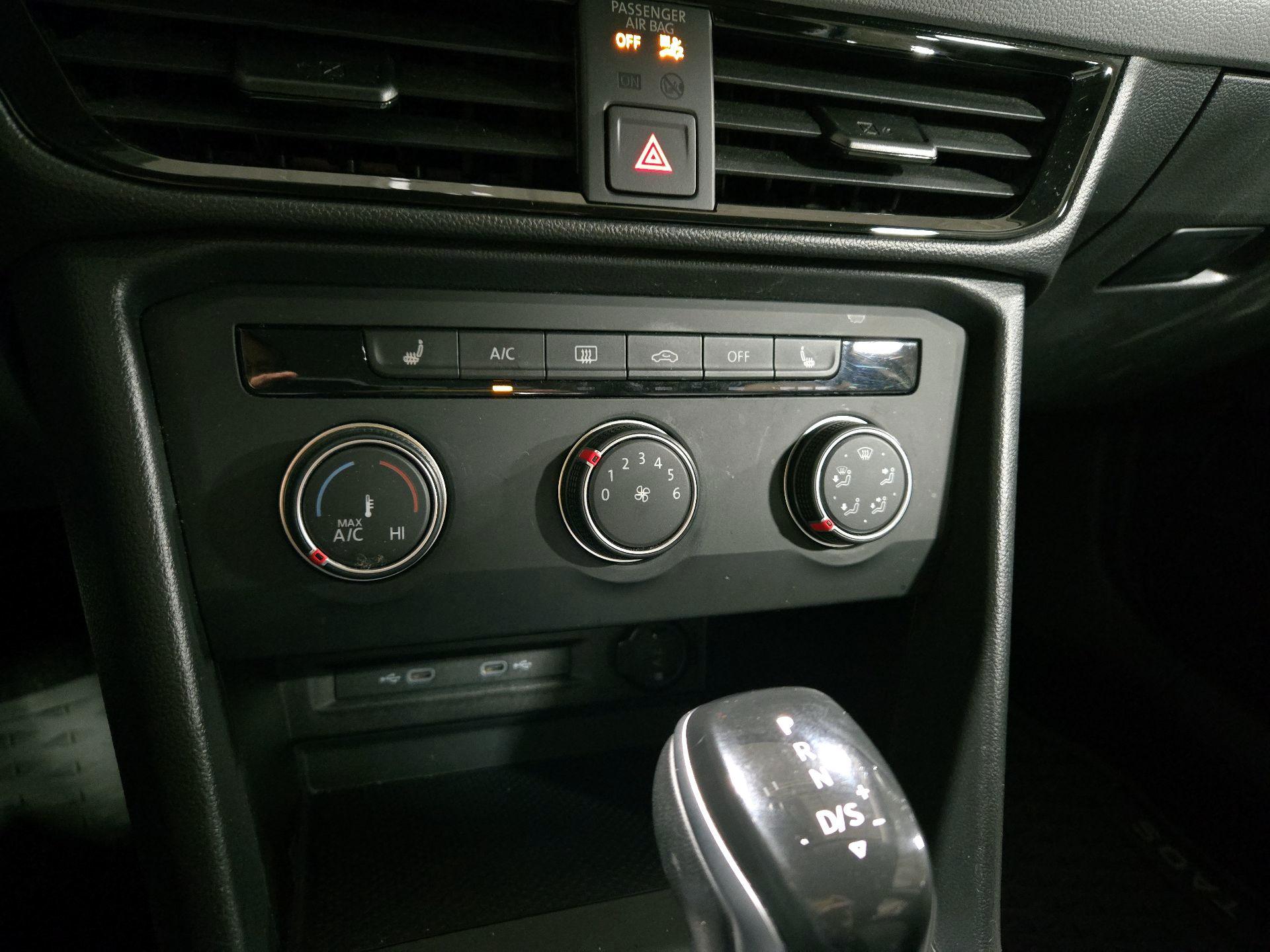 Thumbnail: 2022 Volkswagen Taos - 15