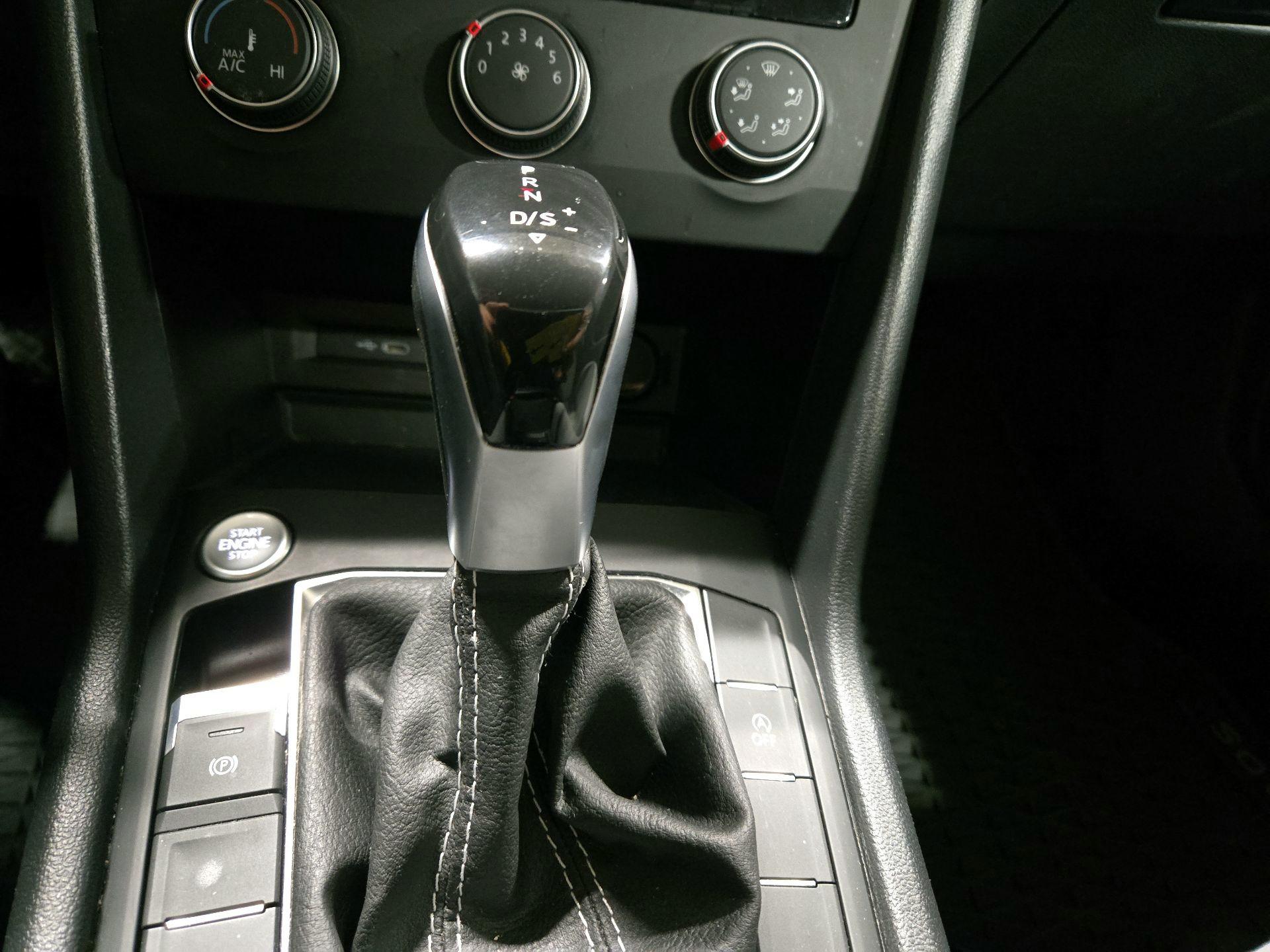 Thumbnail: 2022 Volkswagen Taos - 16