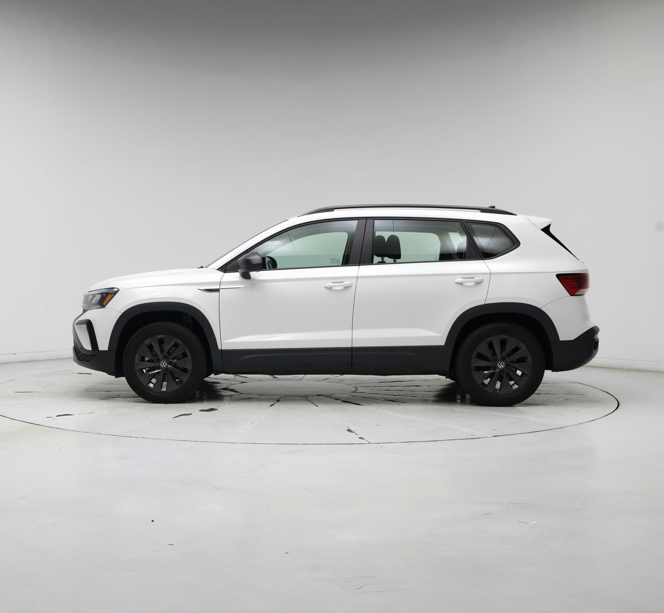 Thumbnail: 2022 Volkswagen Taos - 3