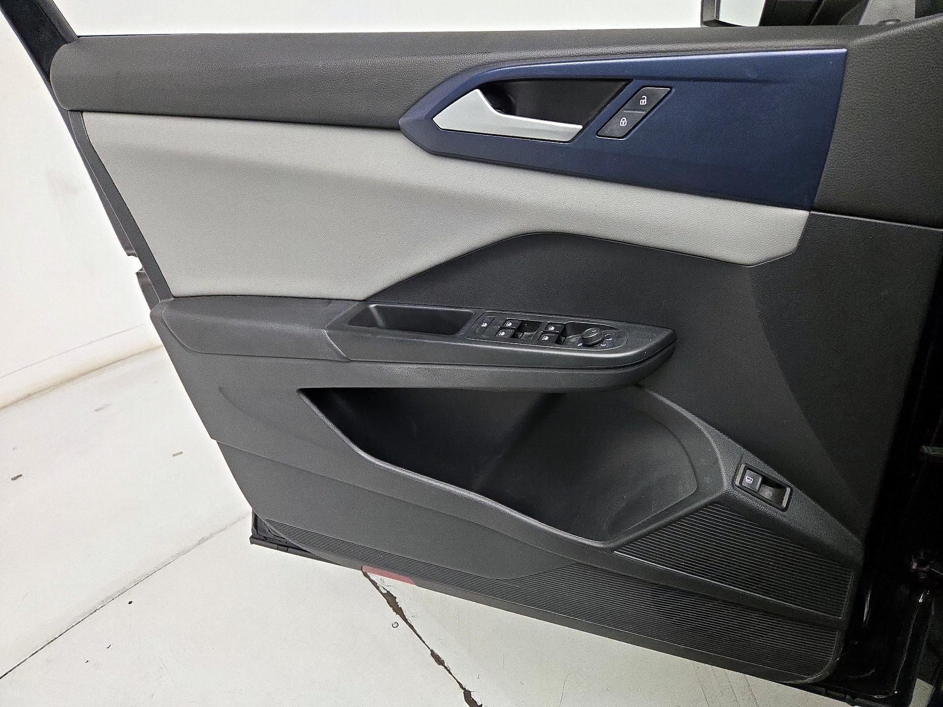 Thumbnail: 2023 Volkswagen Taos - 12