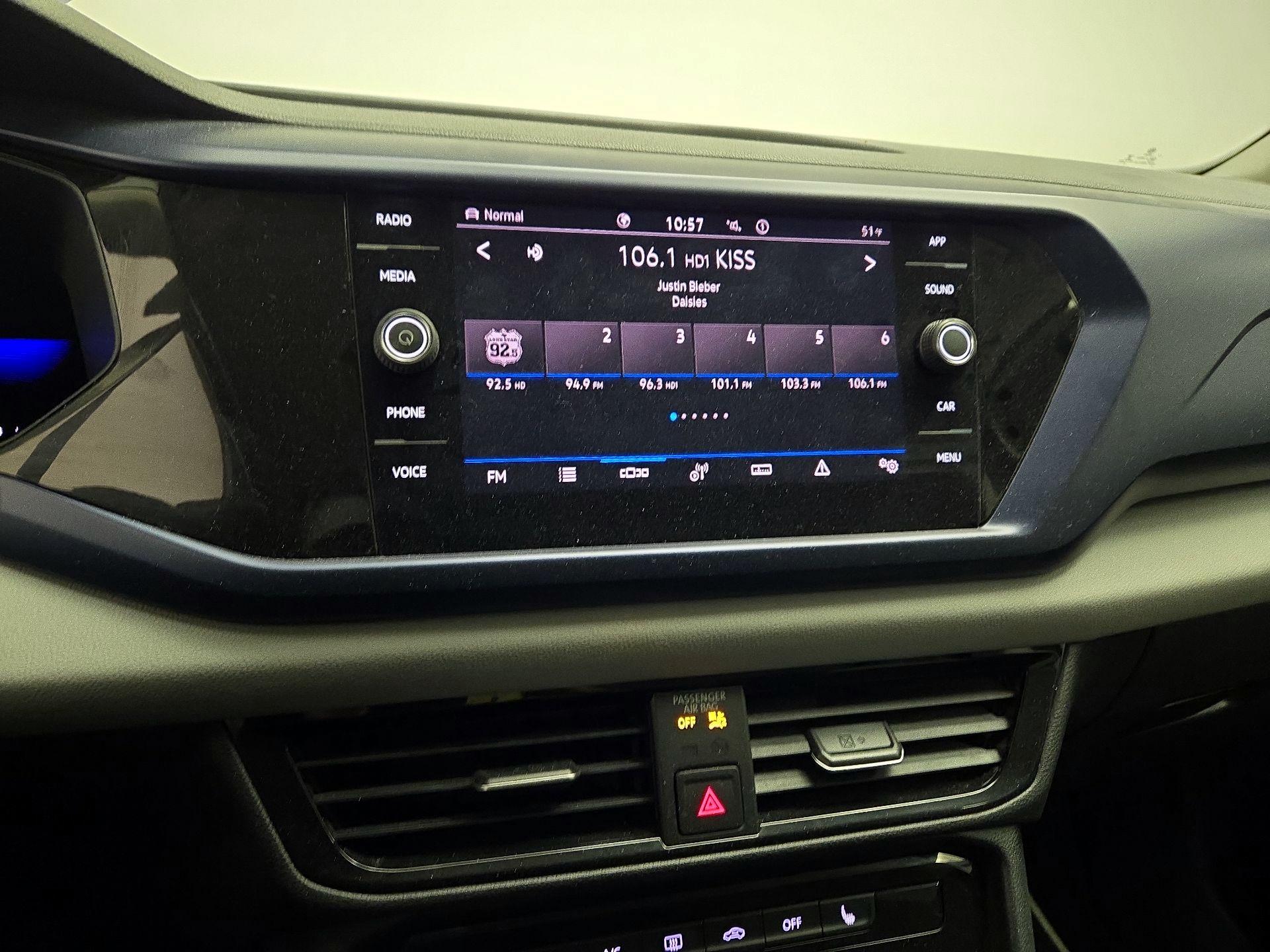 Thumbnail: 2023 Volkswagen Taos - 15