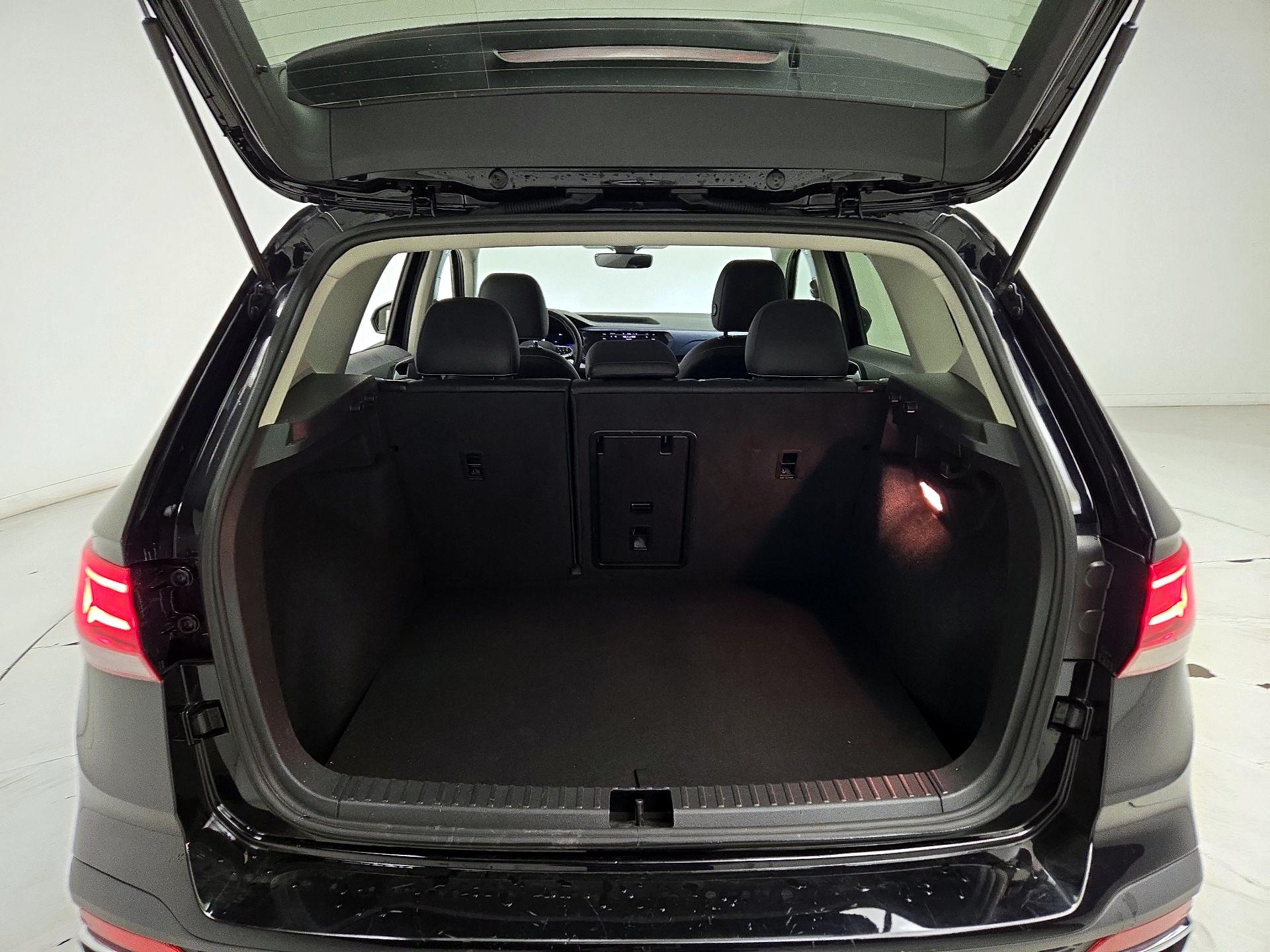 Thumbnail: 2023 Volkswagen Taos - 20