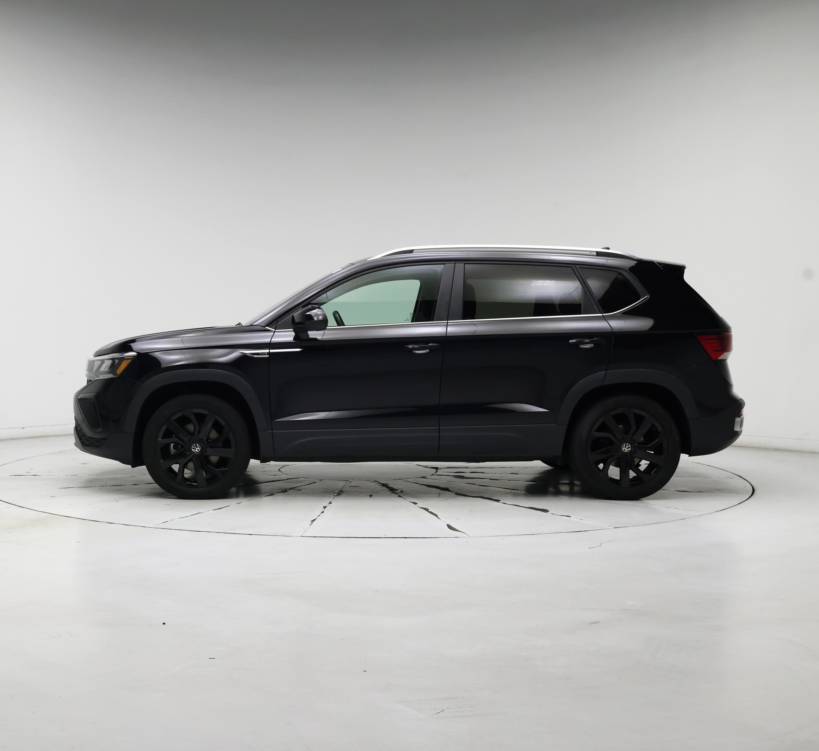 Thumbnail: 2023 Volkswagen Taos - 3
