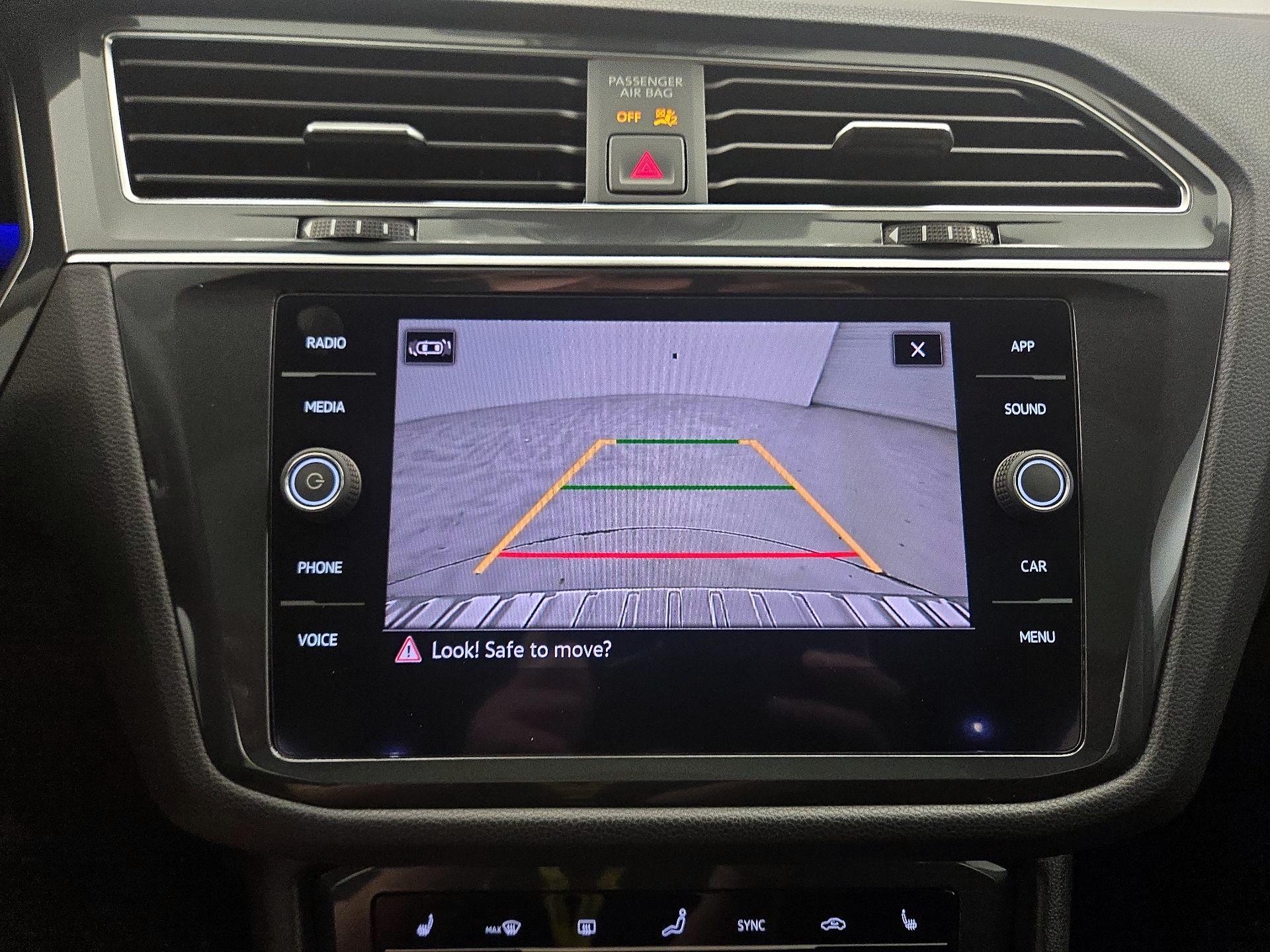 Thumbnail: 2022 Volkswagen Tiguan - 14