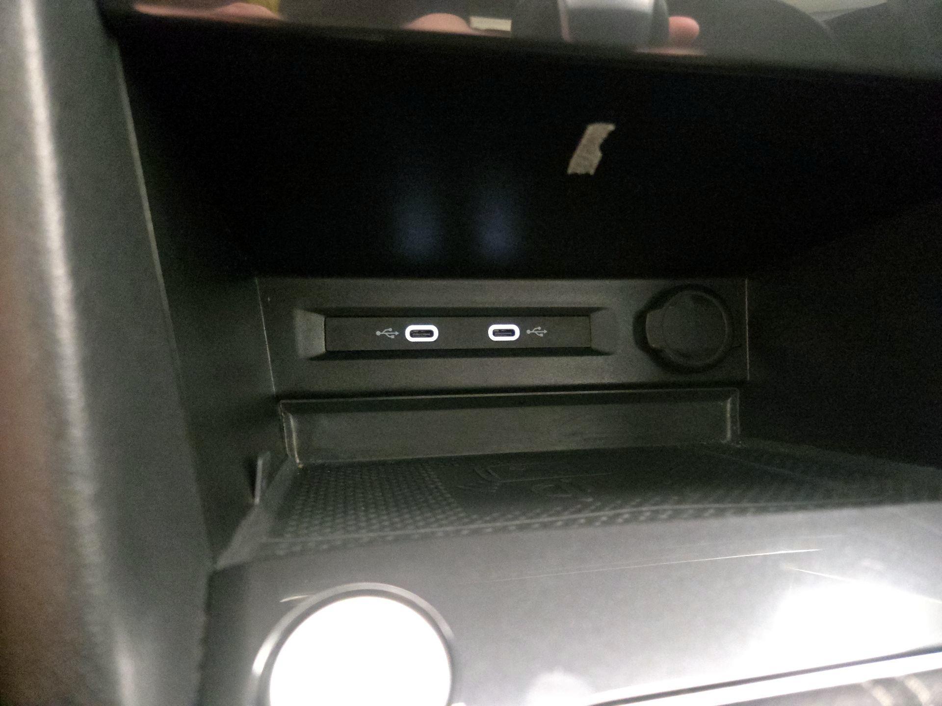 Thumbnail: 2022 Volkswagen Tiguan - 18