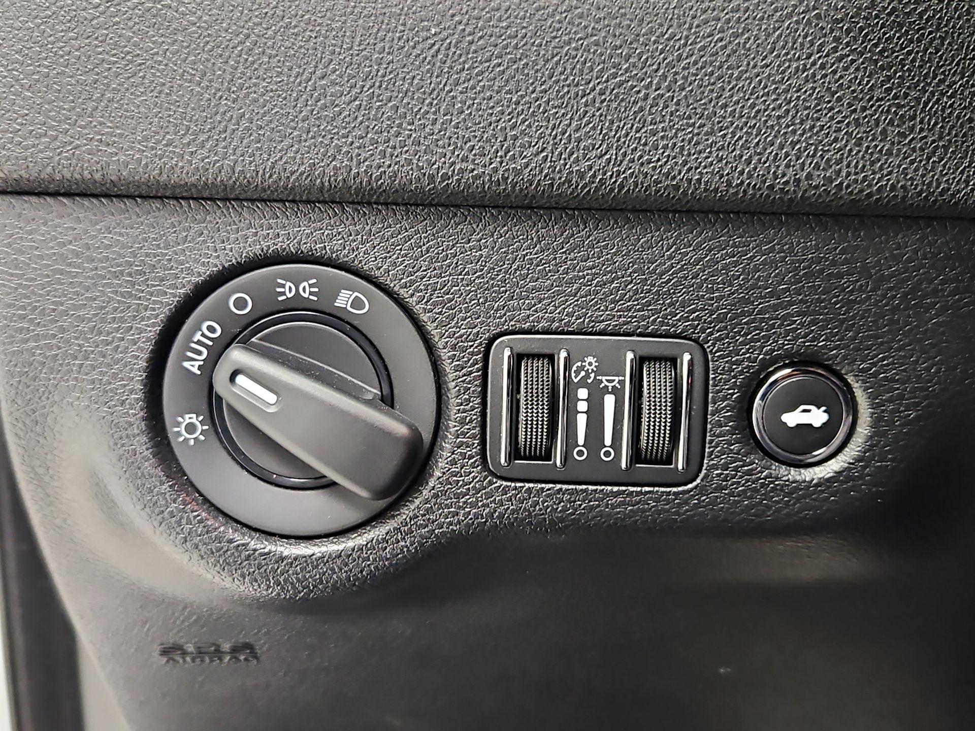 Thumbnail: 2021 Dodge Charger - 13