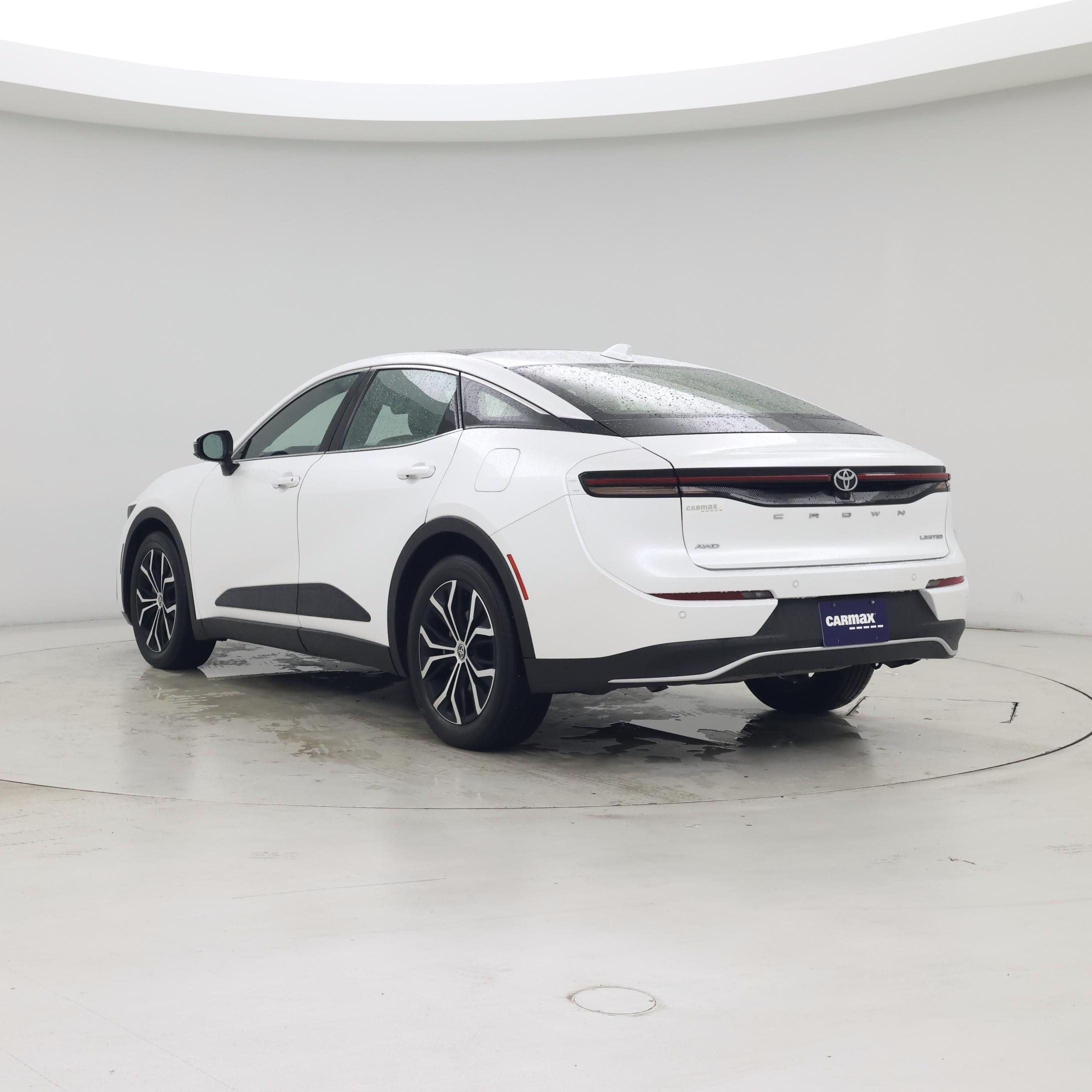 Thumbnail: 2023 Toyota Crown - 2