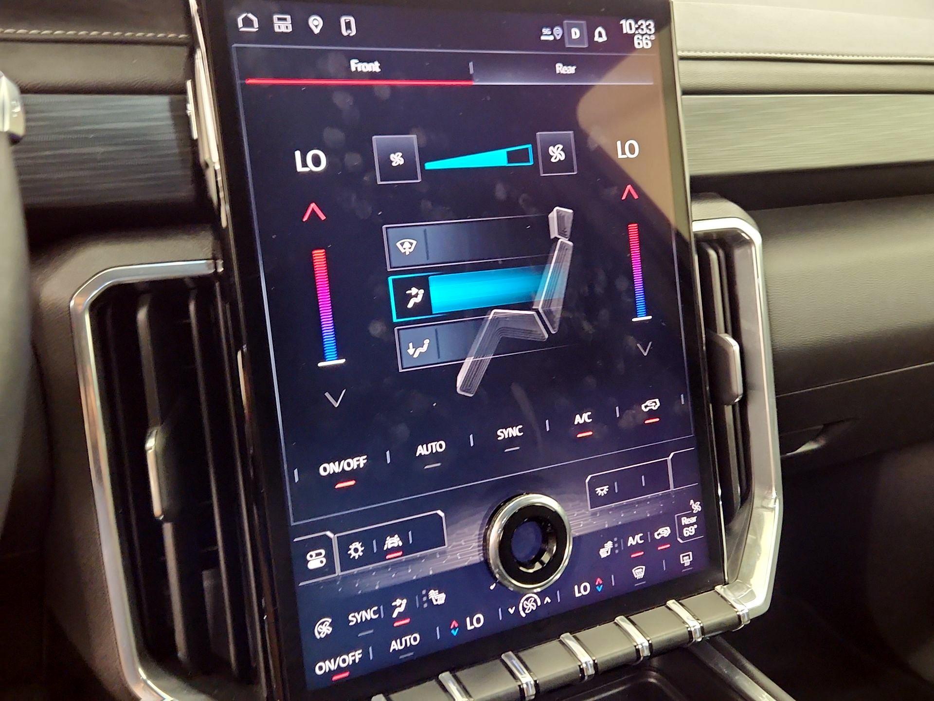 Thumbnail: 2025 GMC Acadia - 16