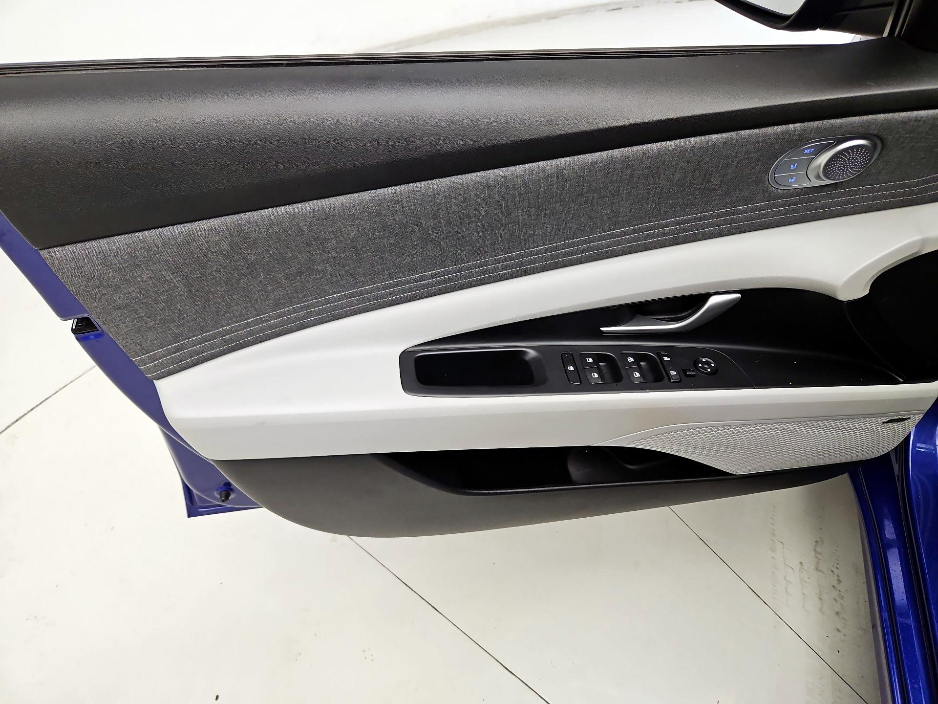 Thumbnail: 2023 Hyundai Elantra - 12