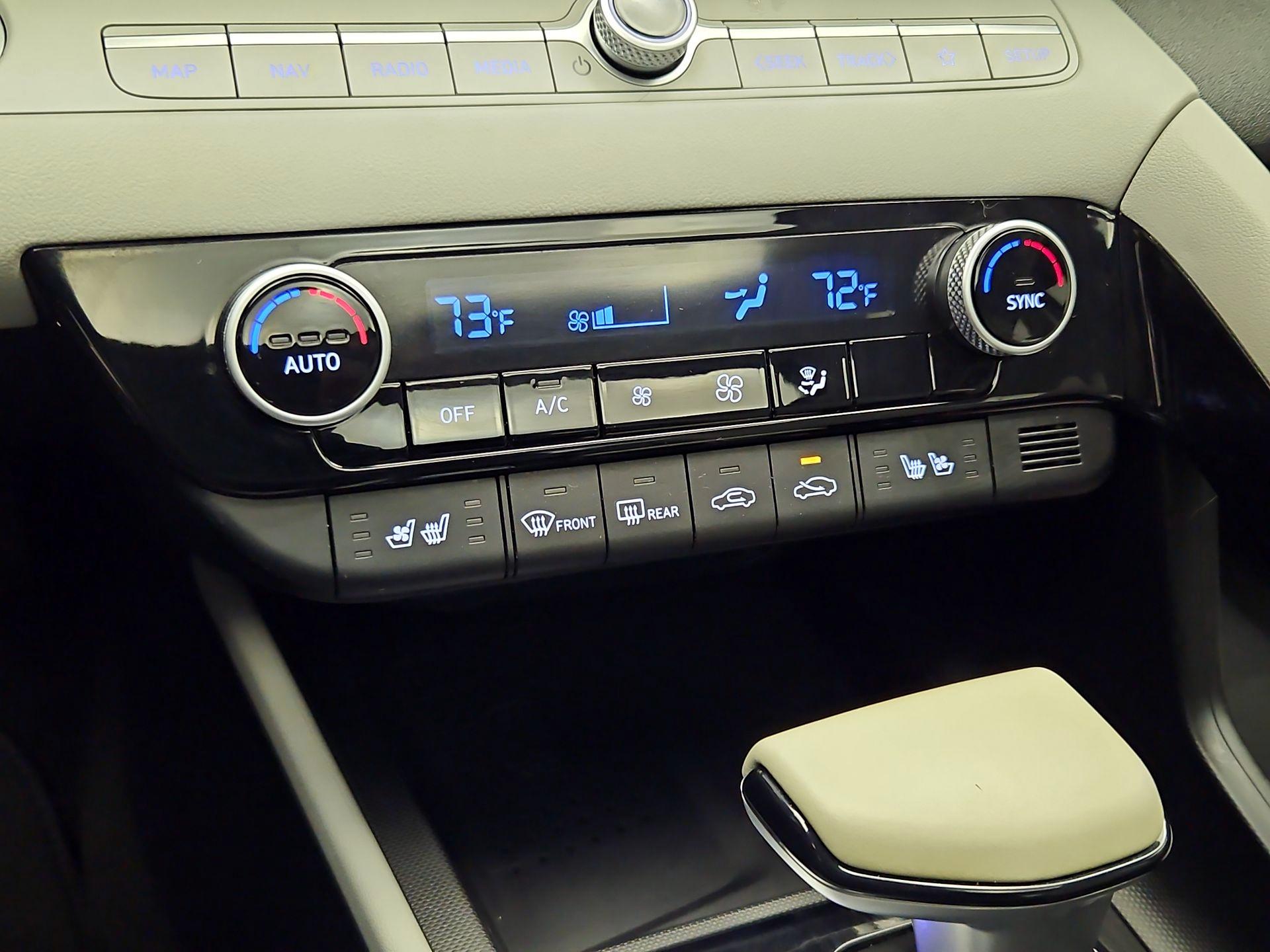 Thumbnail: 2023 Hyundai Elantra - 17