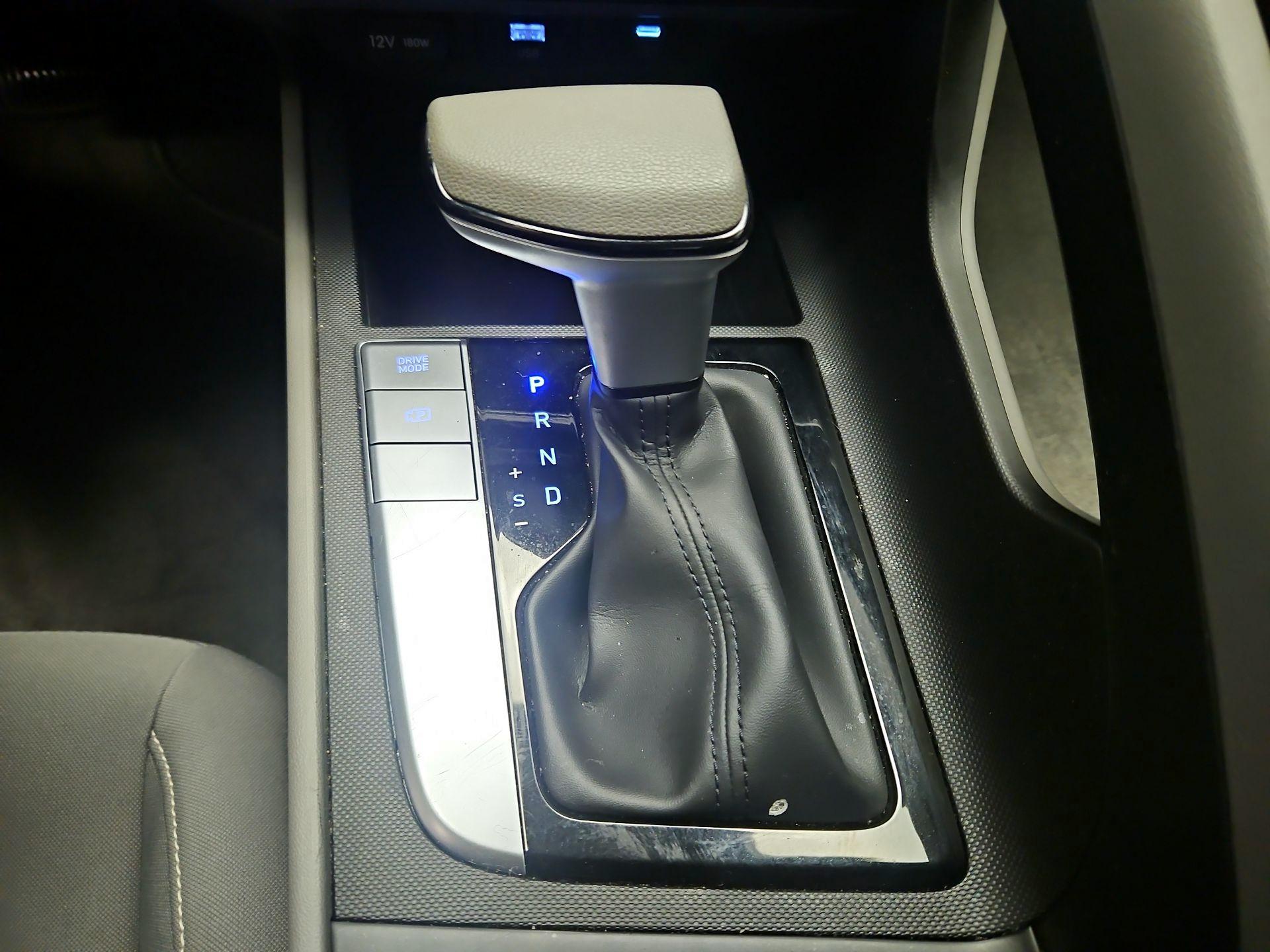 Thumbnail: 2024 Hyundai Elantra - 18