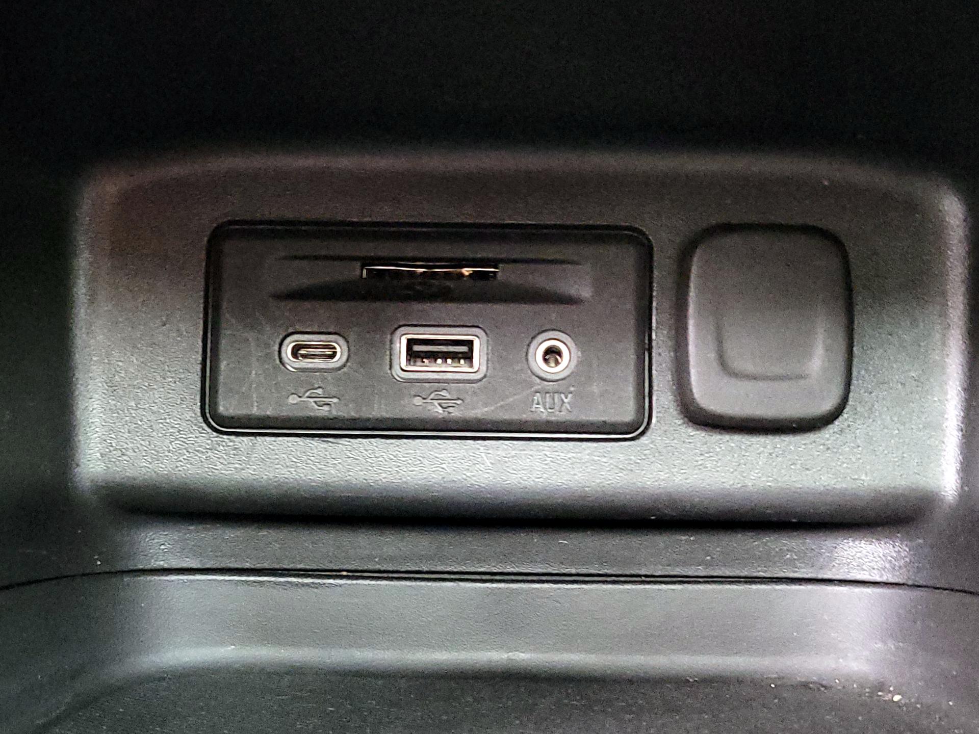 Thumbnail: 2023 Chevrolet Equinox - 18