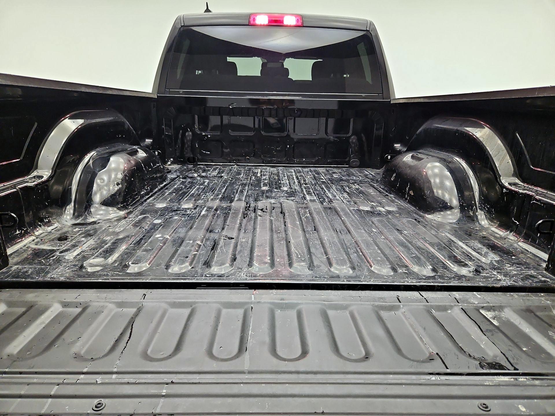 Thumbnail: 2021 RAM 1500 Classic - 20