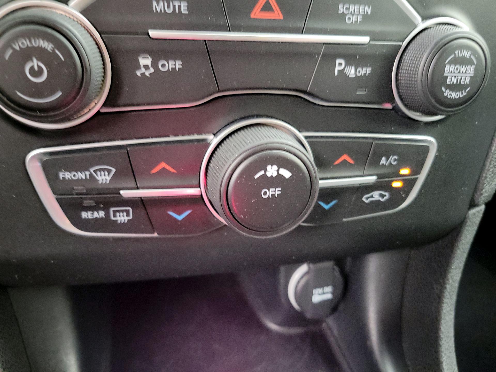 Thumbnail: 2022 Dodge Charger - 16