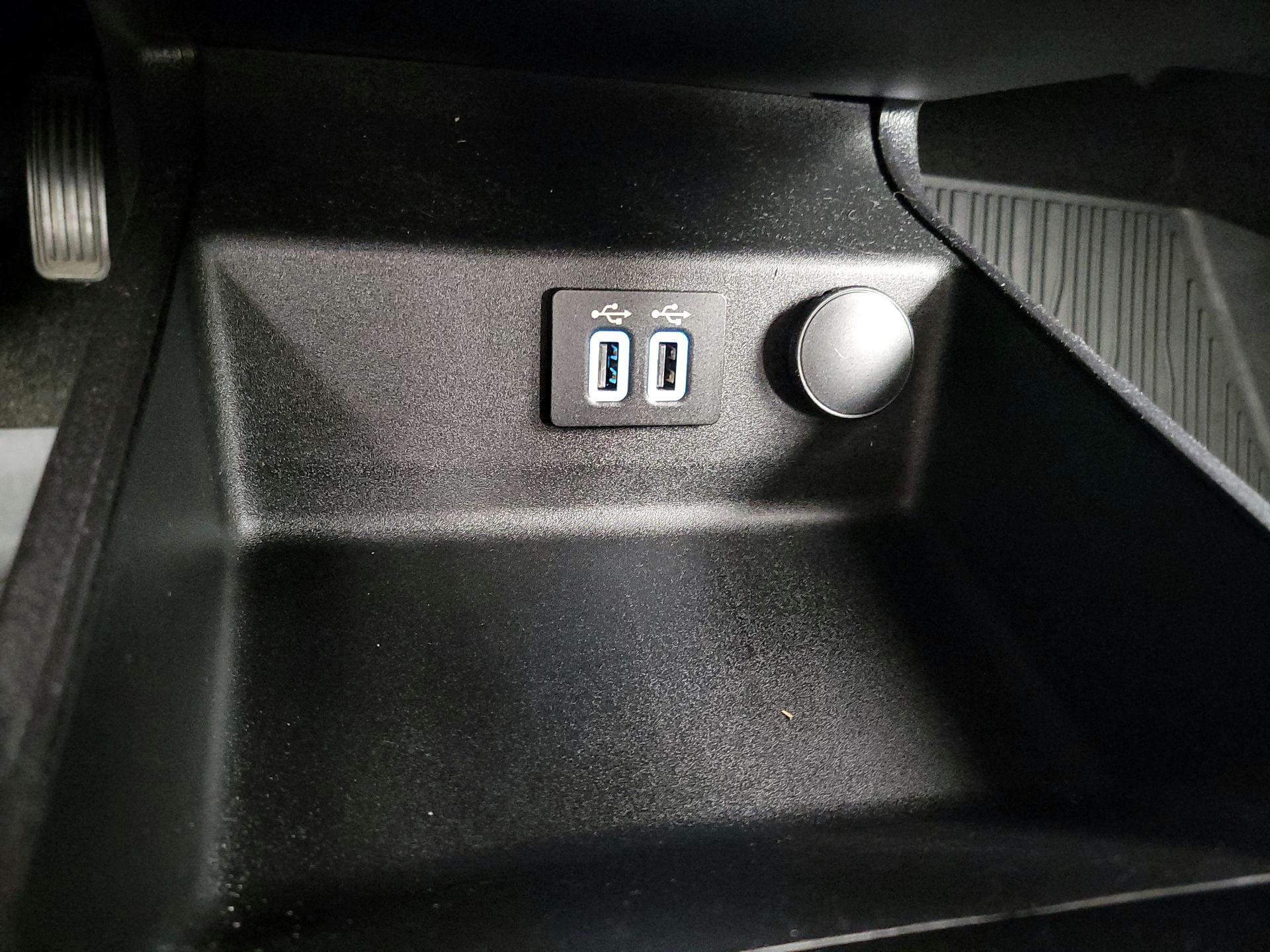 Thumbnail: 2020 Ford Fusion - 19