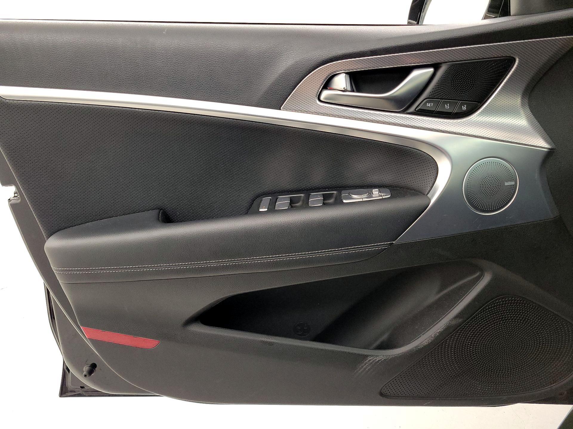 Thumbnail: 2022 Genesis G70 - 12