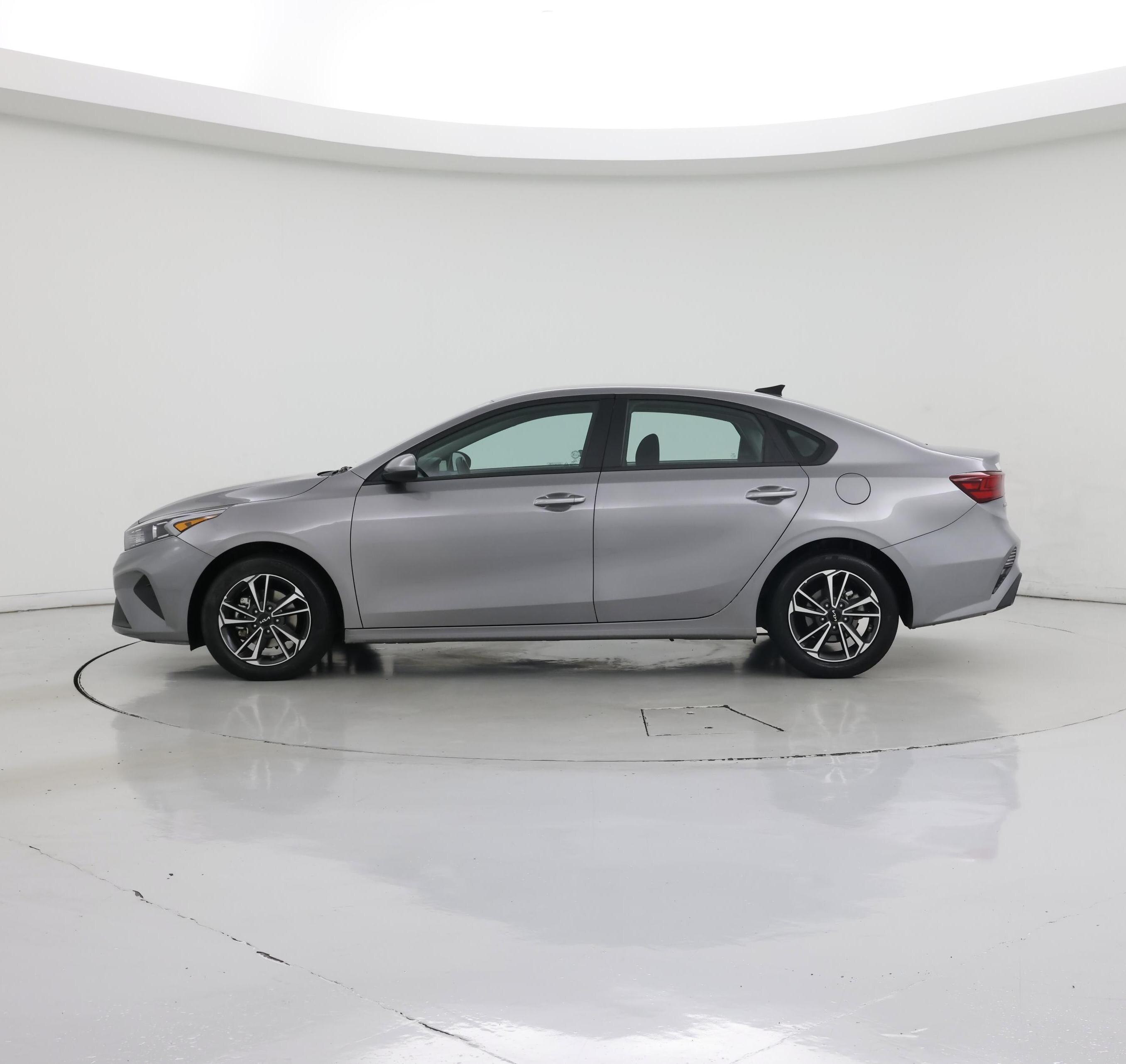 Thumbnail: 2024 Kia Forte - 3