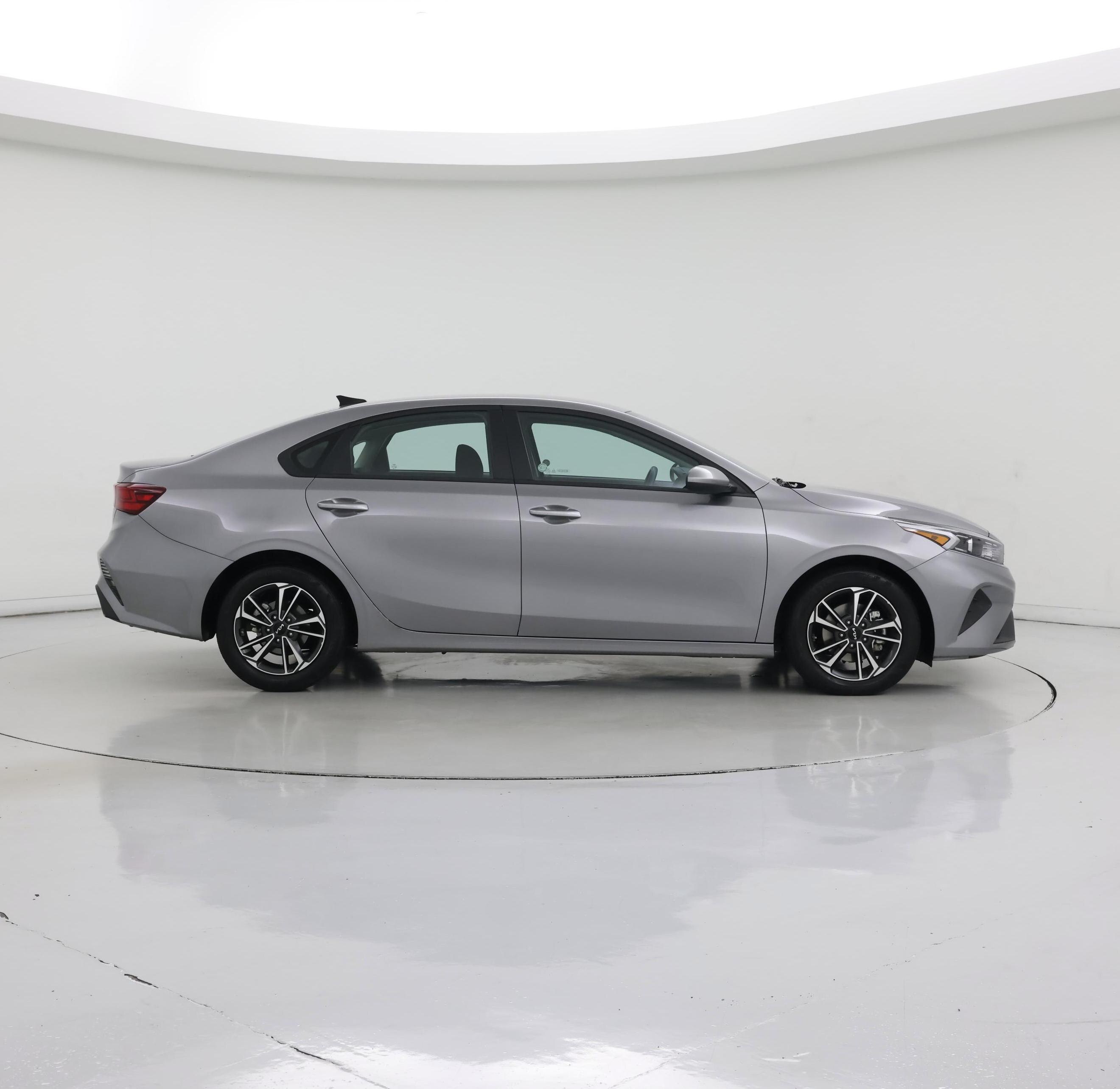 Thumbnail: 2024 Kia Forte - 7