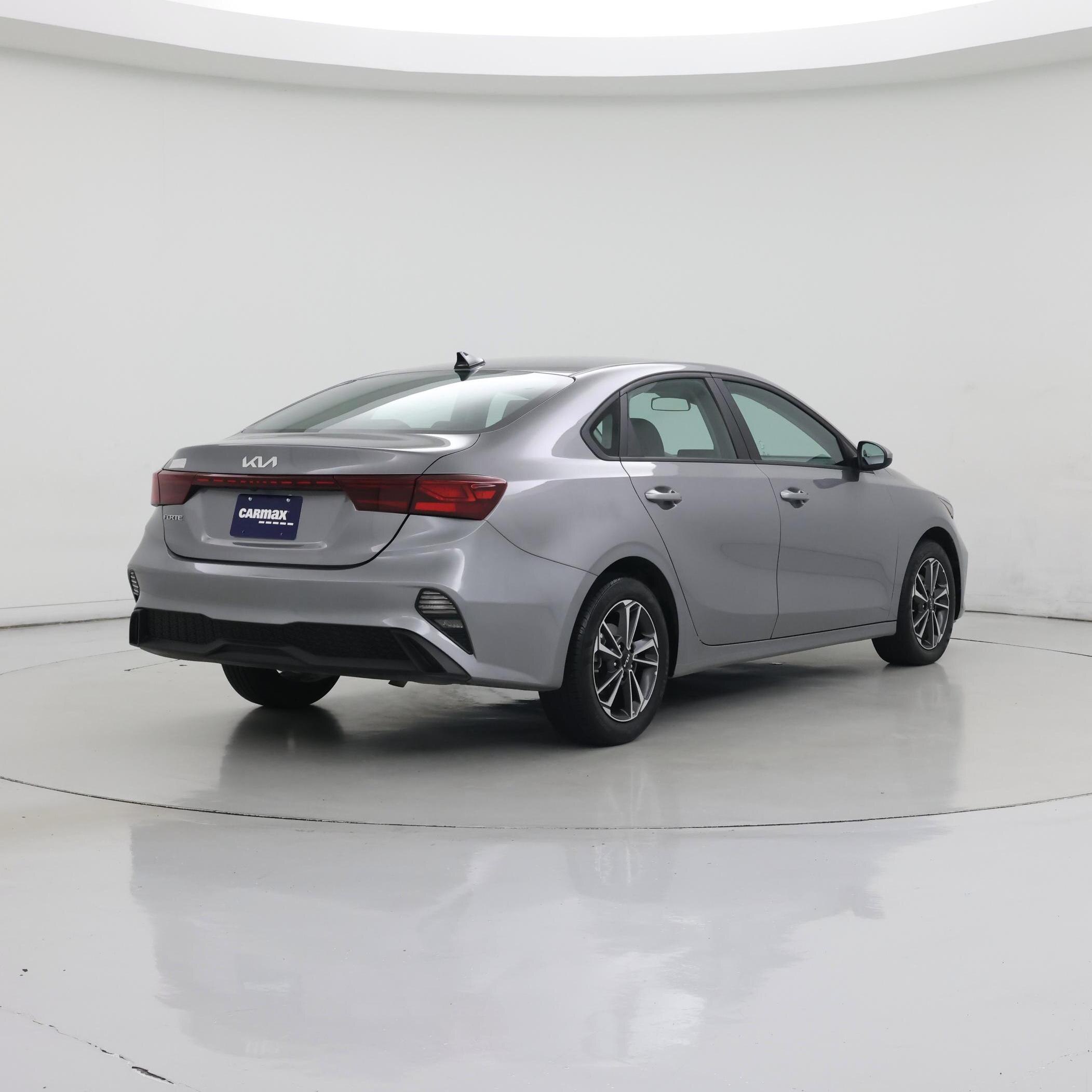 Thumbnail: 2024 Kia Forte - 8