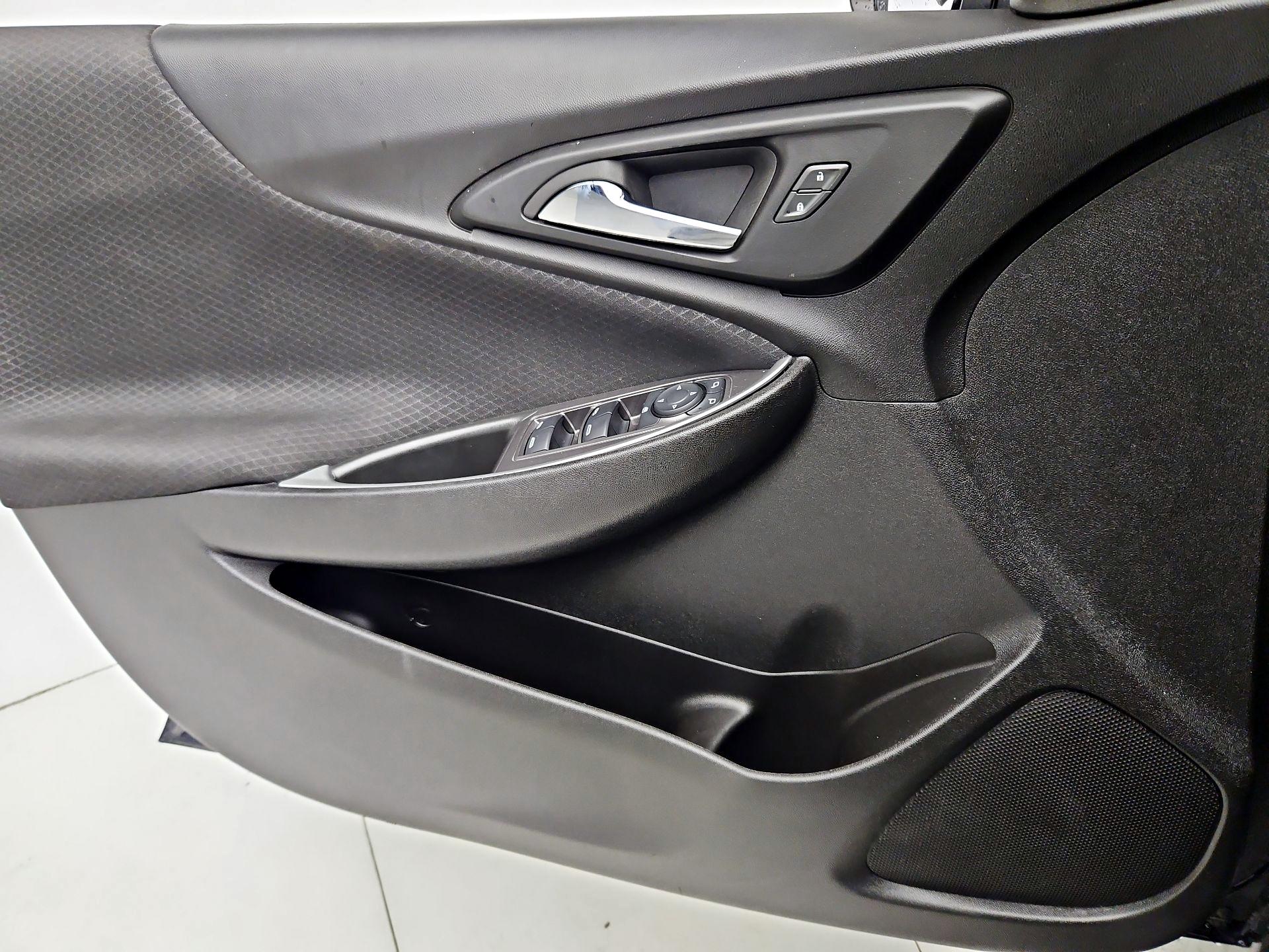 Thumbnail: 2023 Chevrolet Malibu - 12