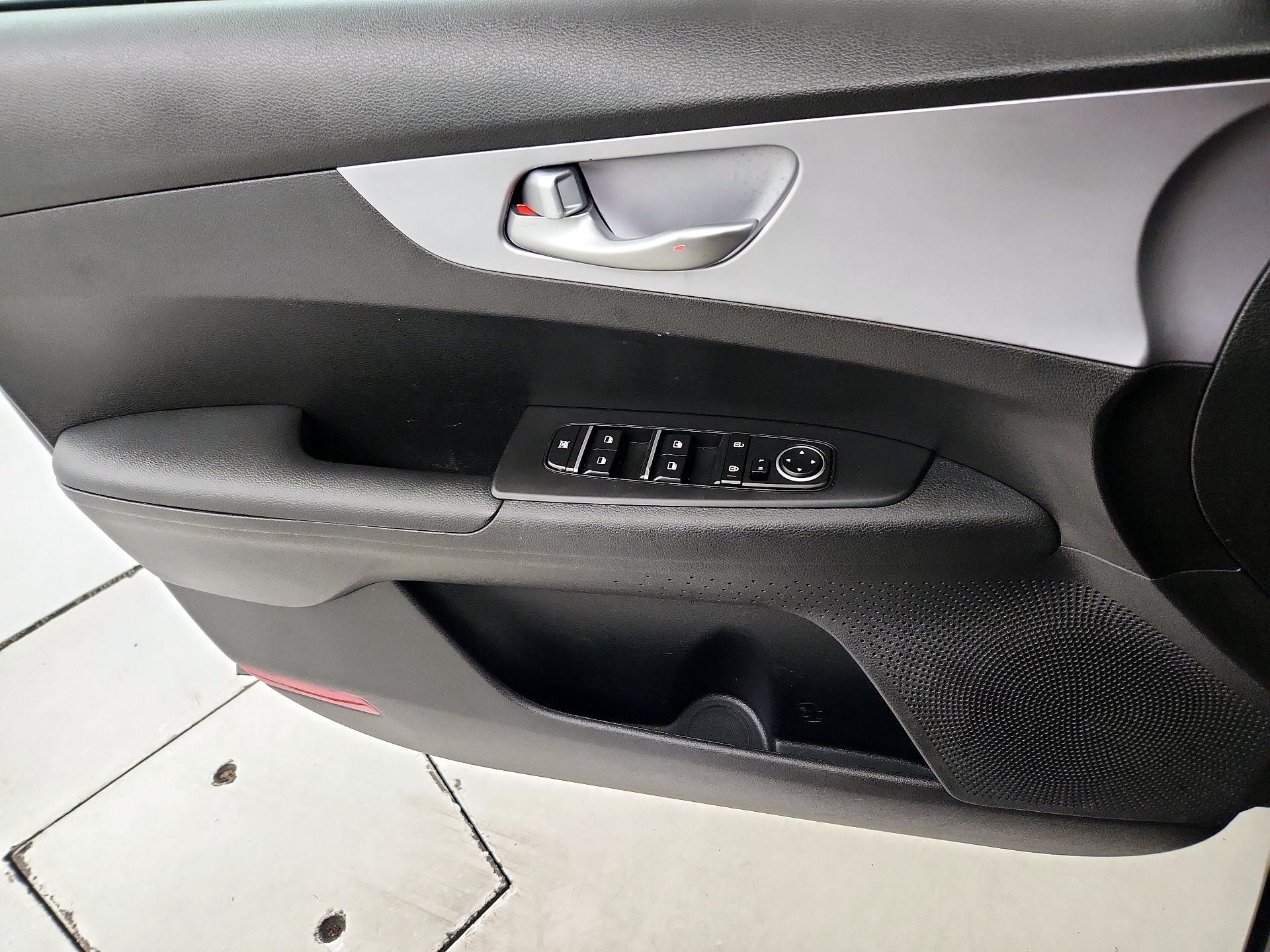 Thumbnail: 2024 Kia Forte - 12