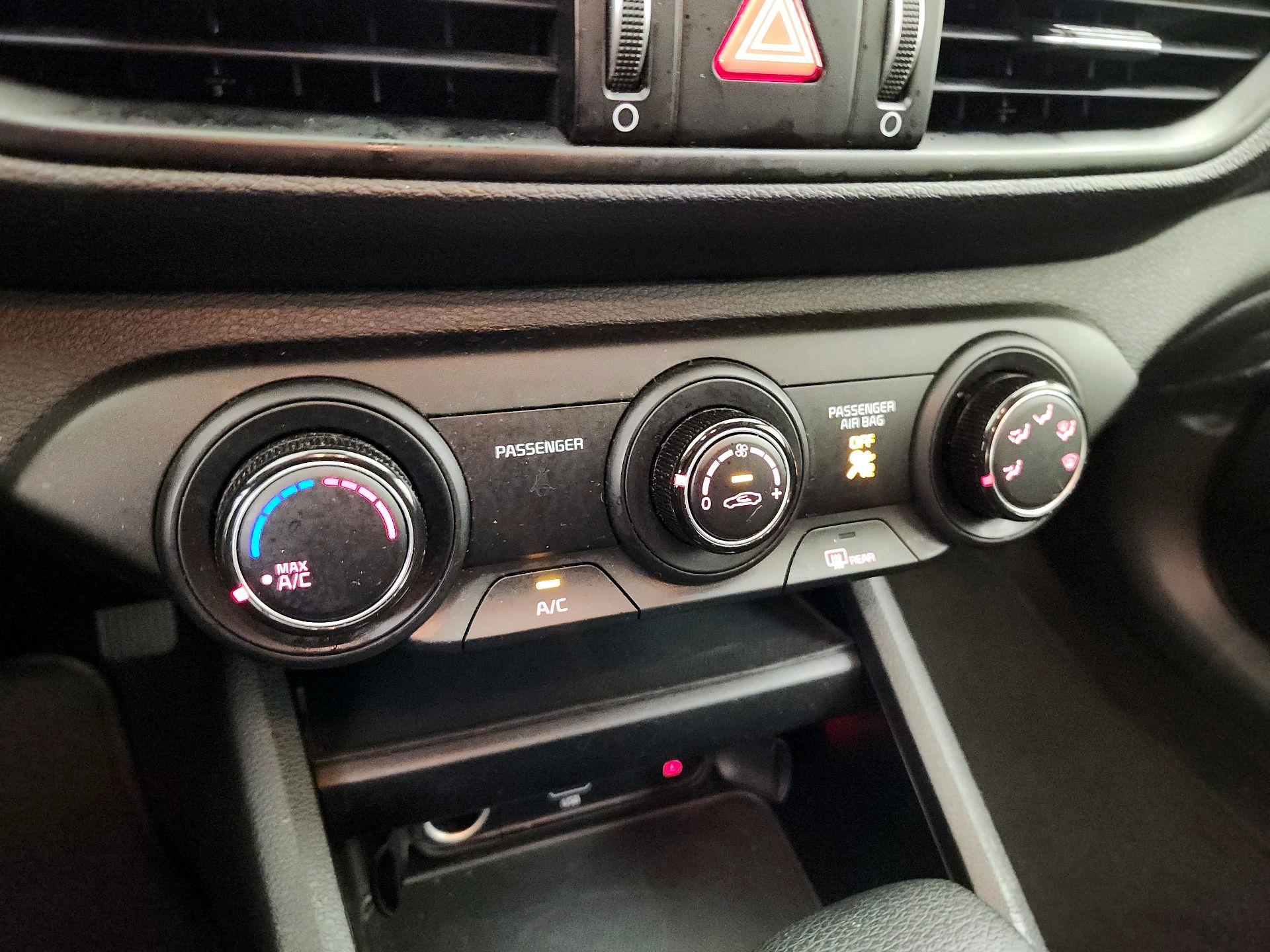 Thumbnail: 2024 Kia Forte - 16