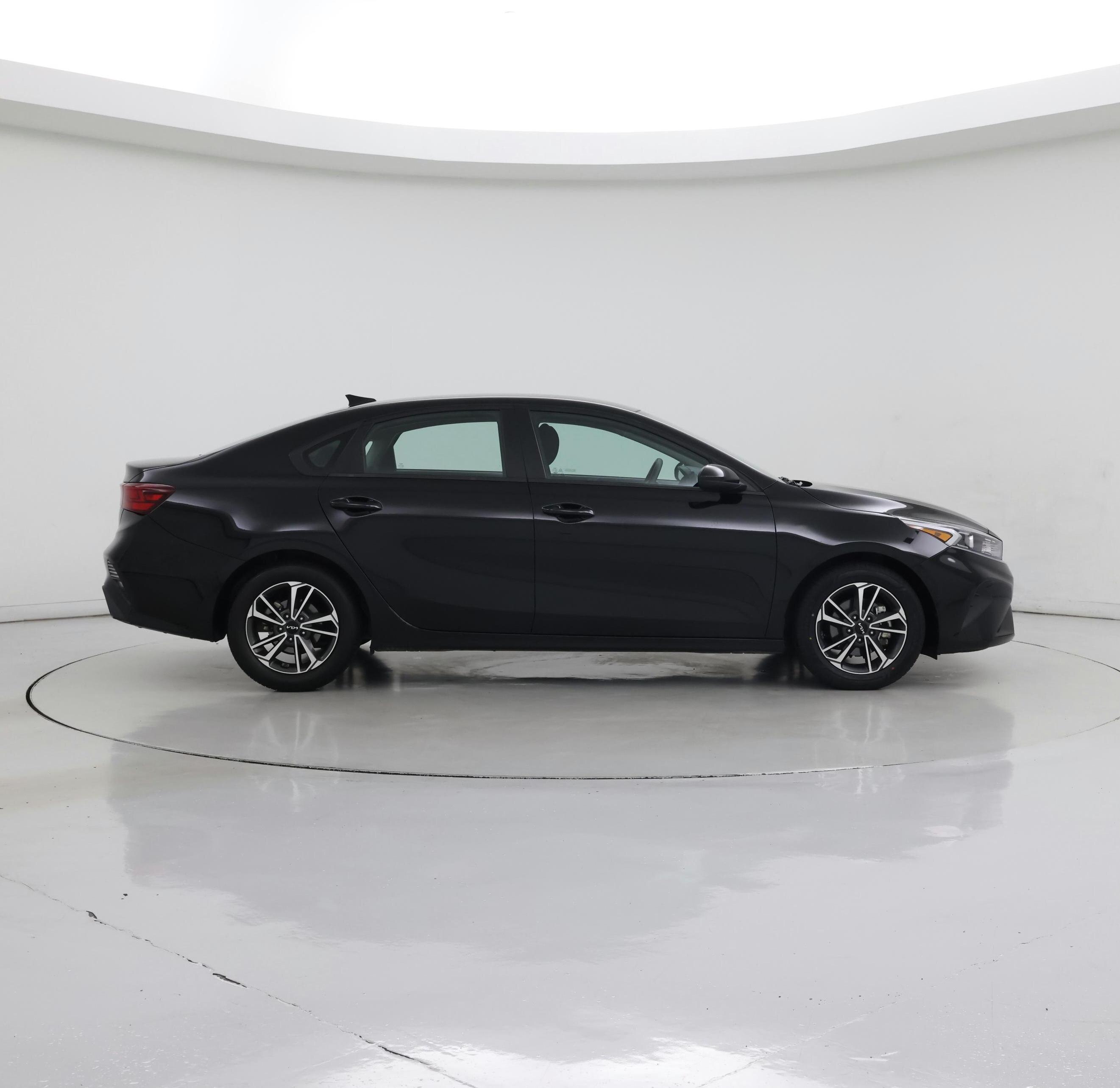 Thumbnail: 2024 Kia Forte - 7