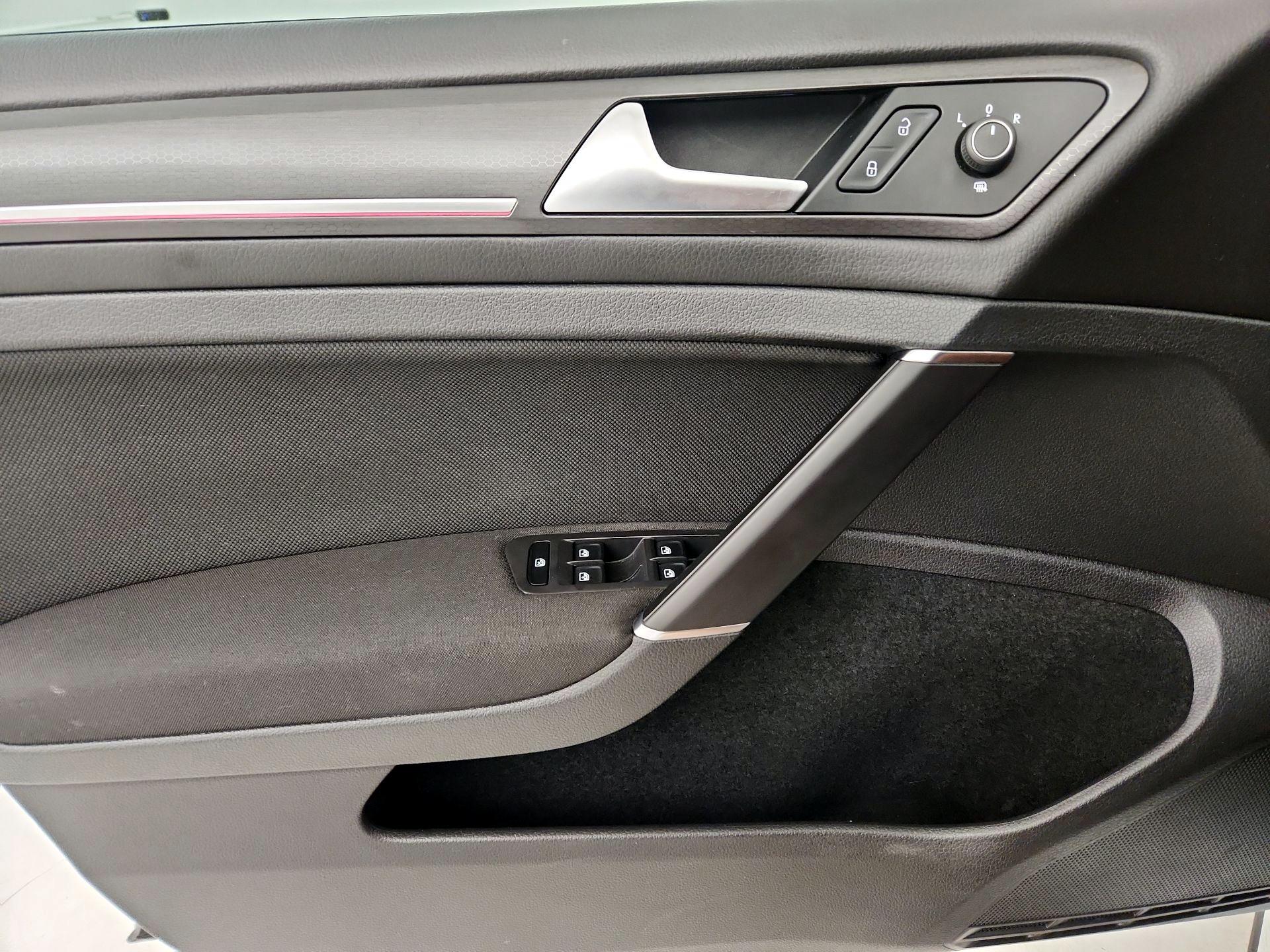 Thumbnail: 2021 Volkswagen Golf - 12