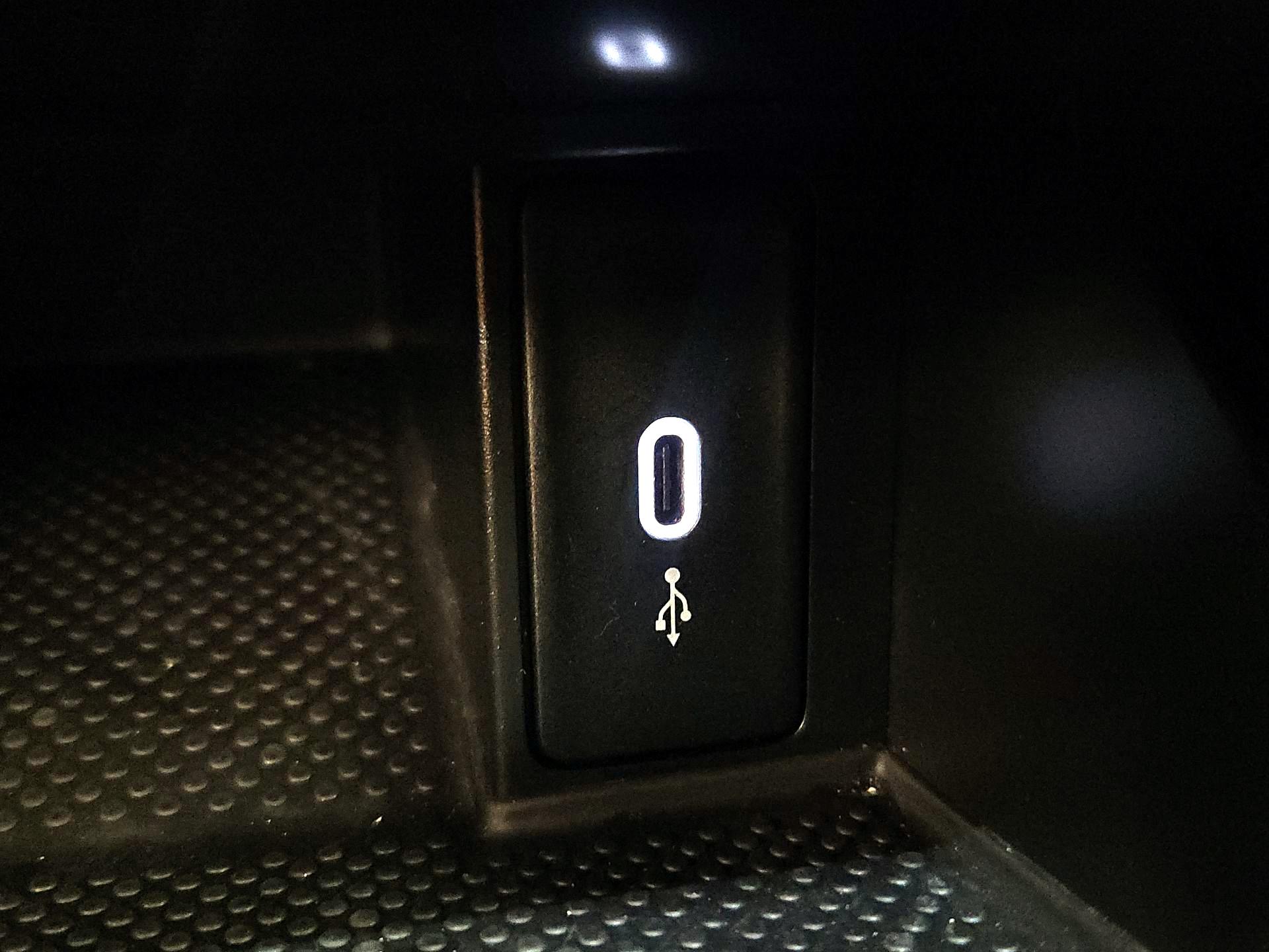 Thumbnail: 2021 Volkswagen Golf - 18