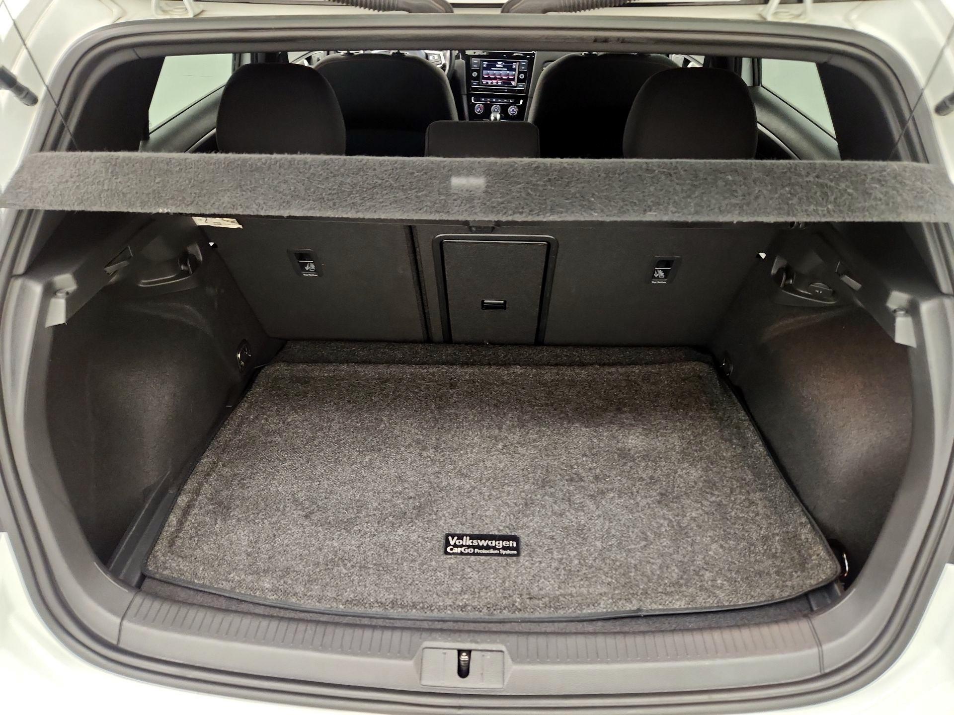 Thumbnail: 2021 Volkswagen Golf - 20